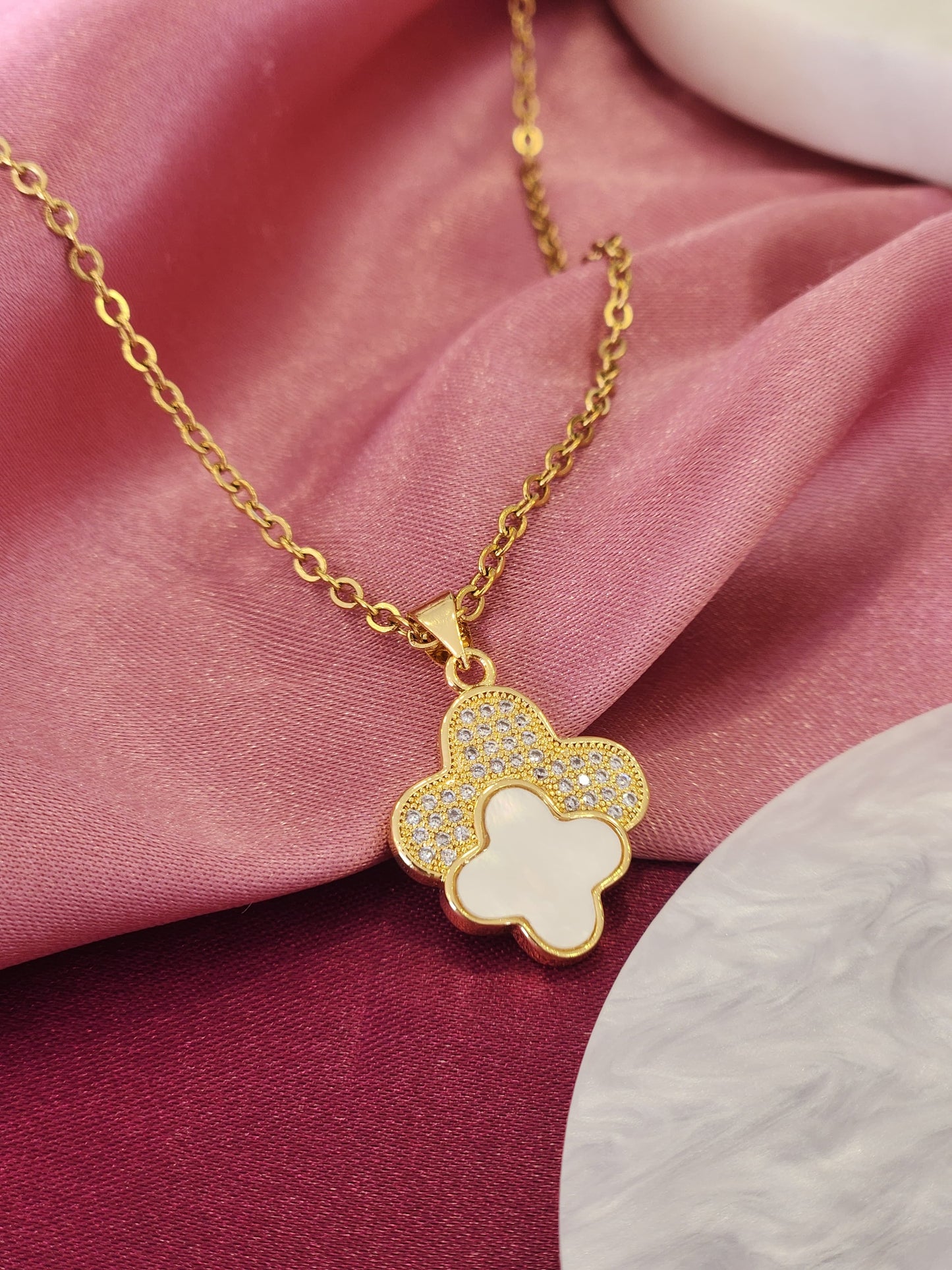 Collar doble trebol blanco y zirconia #Y