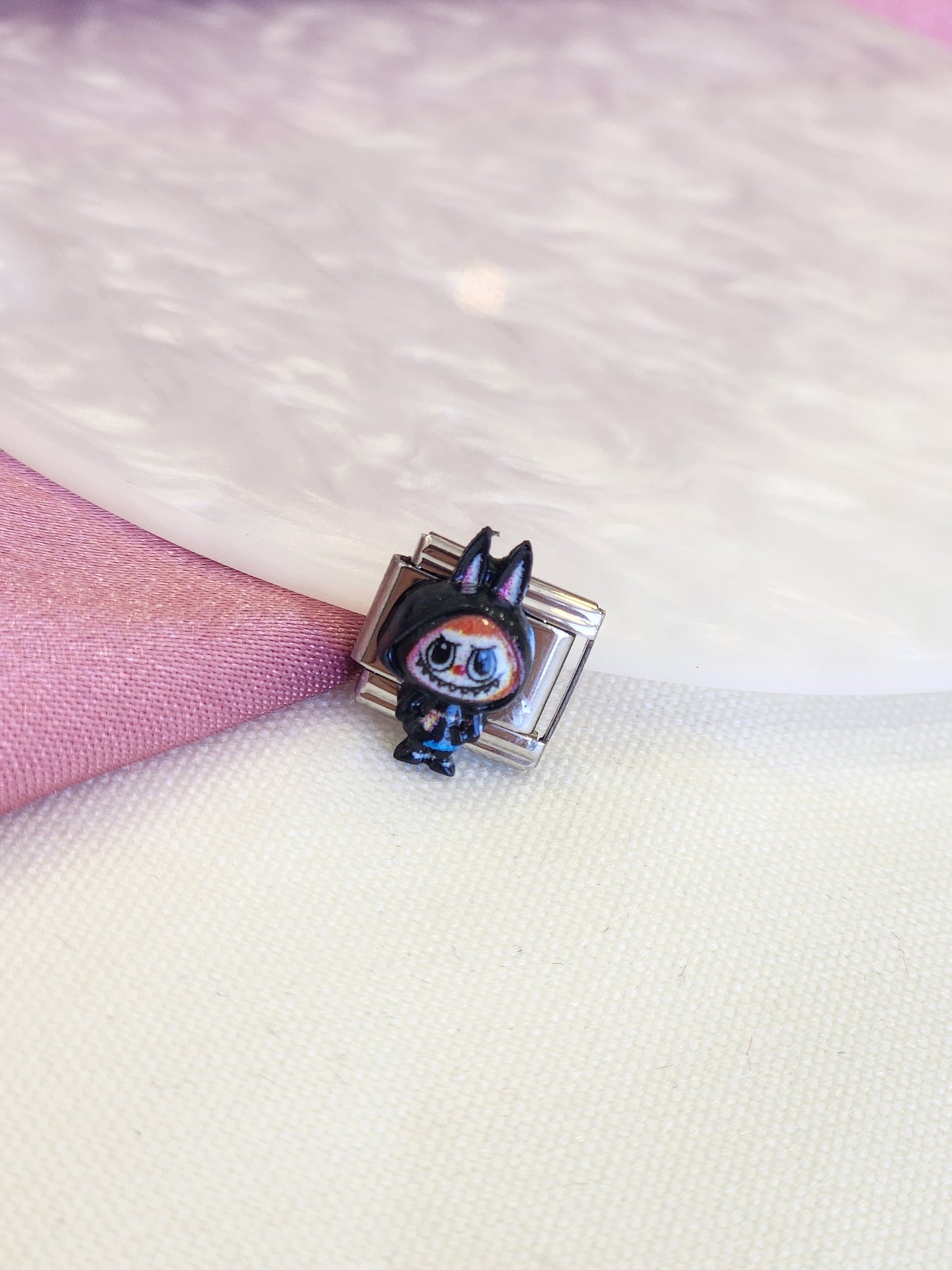 Charm labubu negro #4