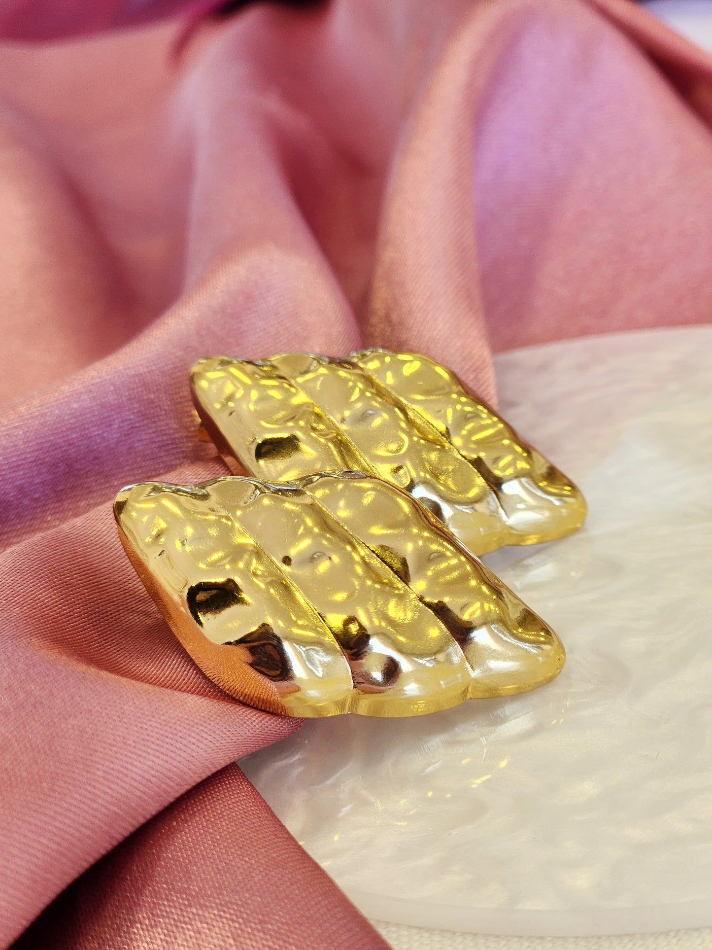 Aretes rombo tres lineas martillados #G44