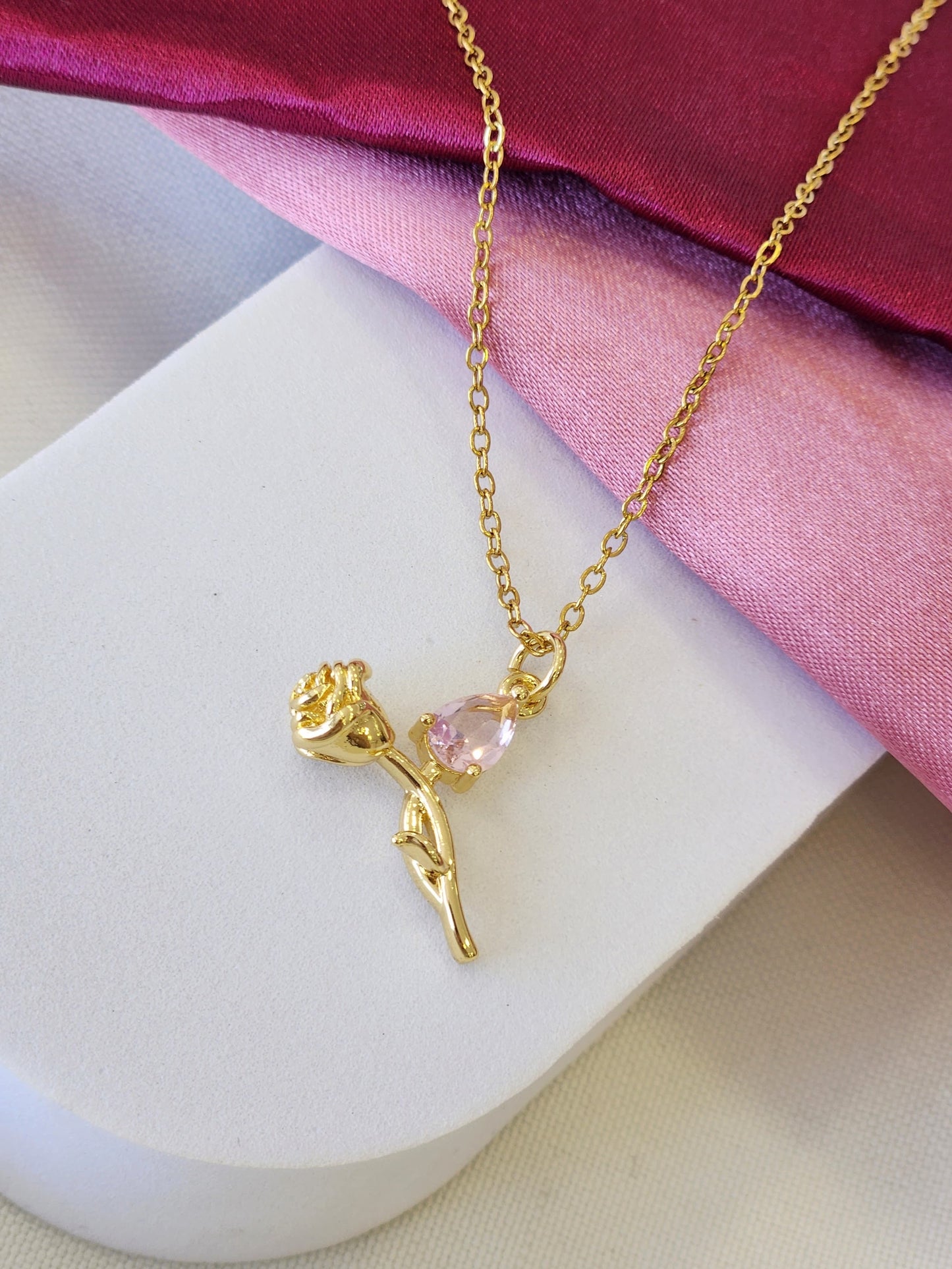 Collar rosa y tulipan zirconia #C193