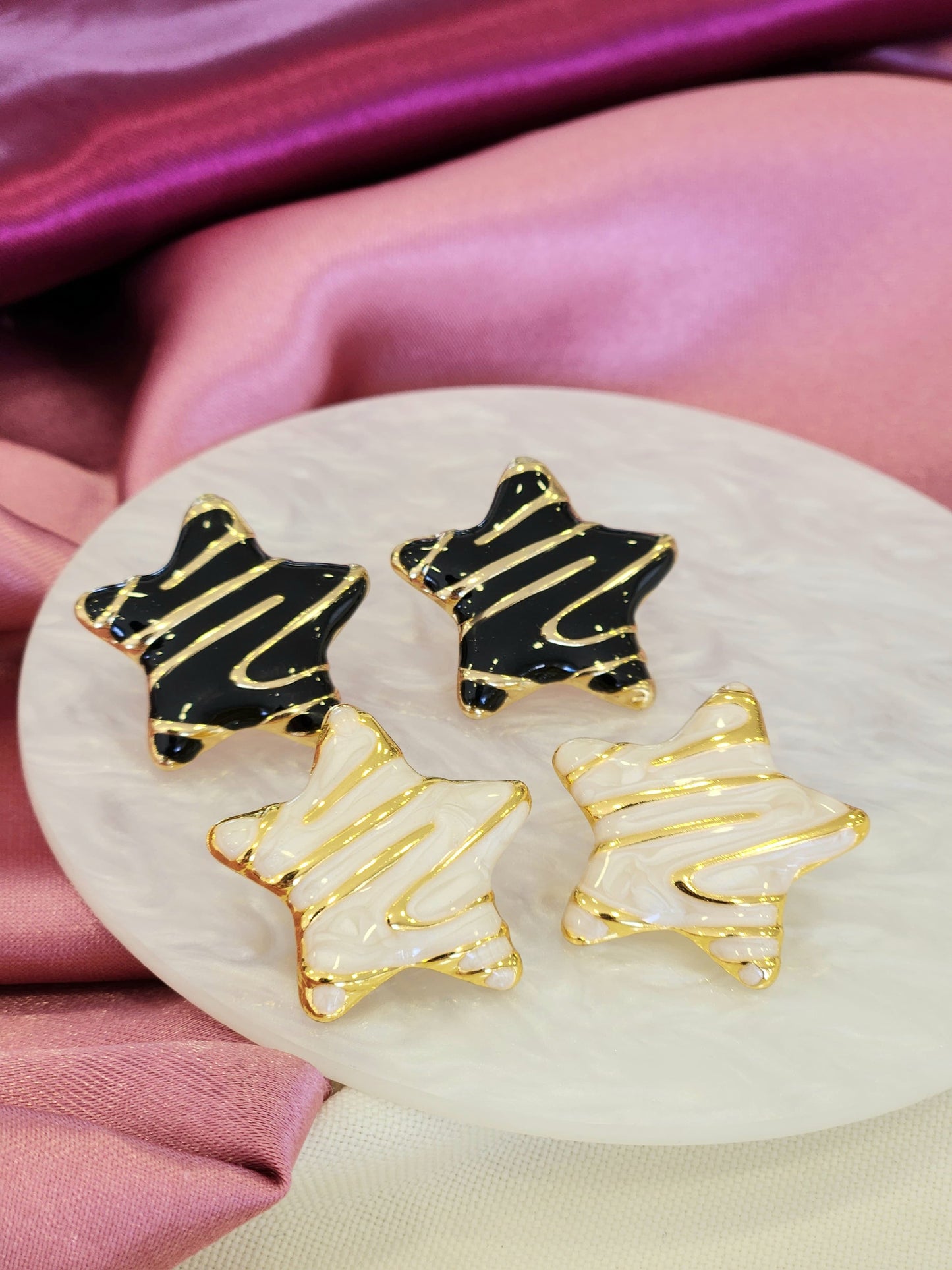 Aretes estrella blanca lineas doradas #J3 #N38 #R51