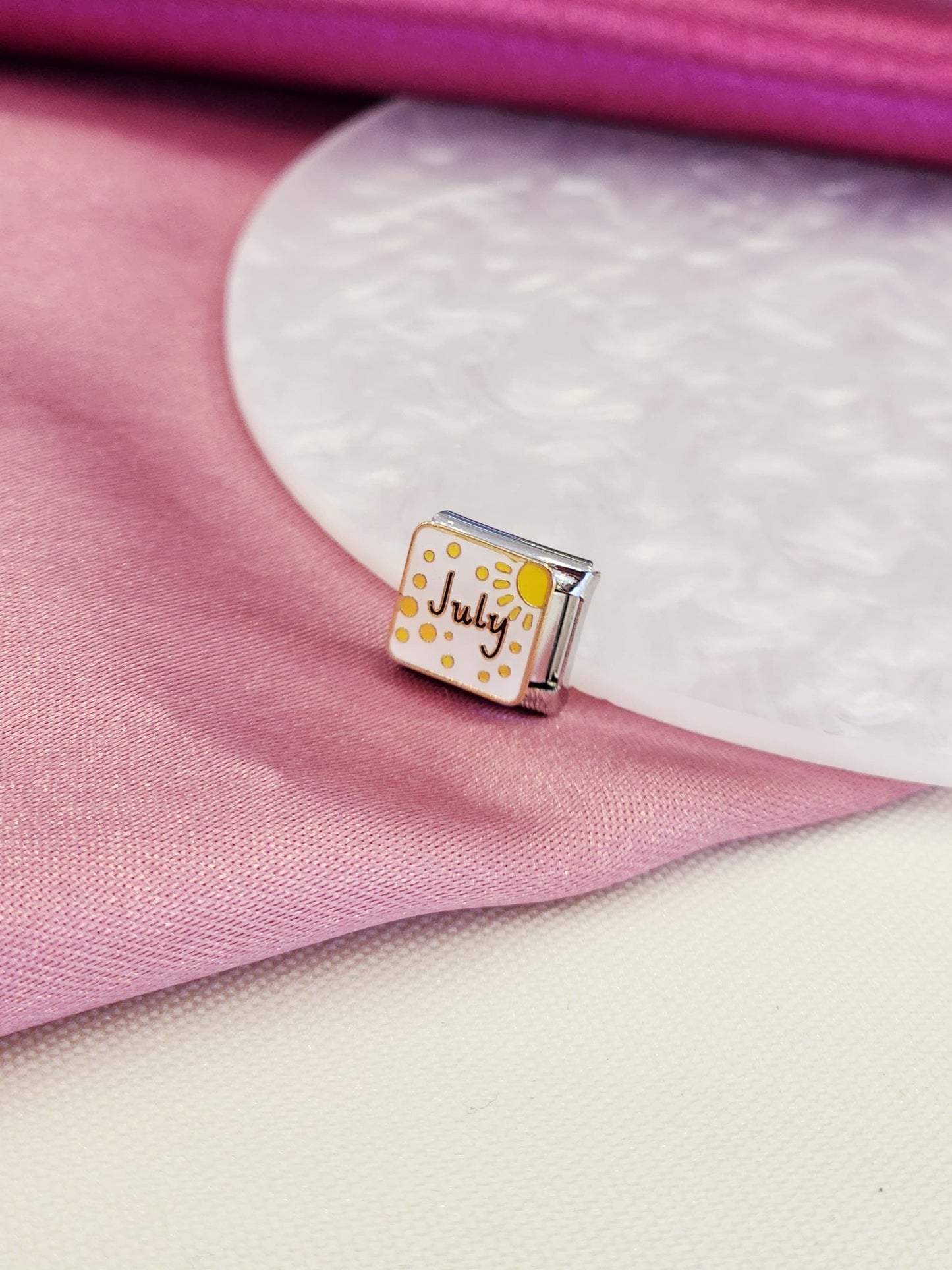 Charm julio #16