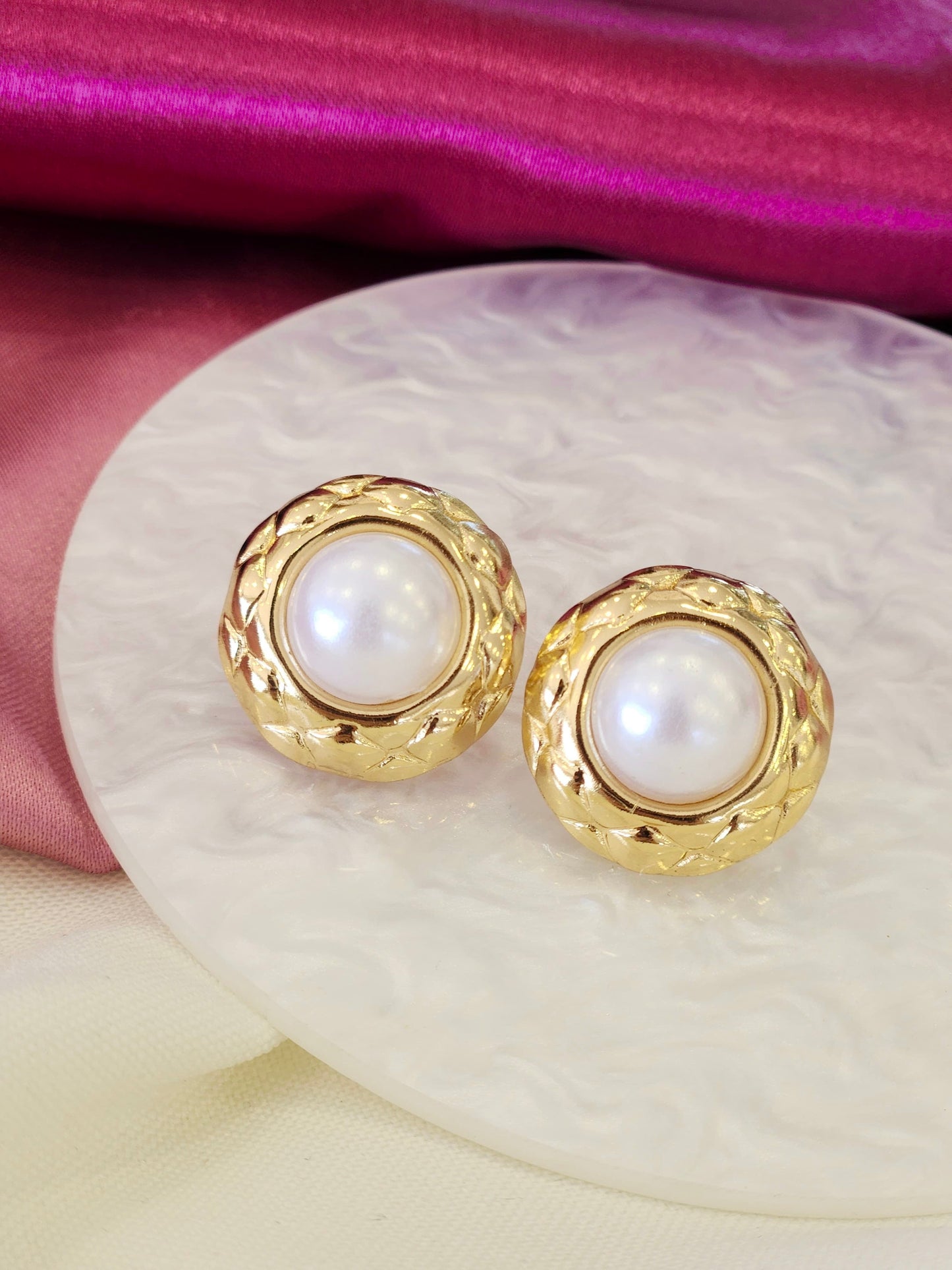 Aretes perla bordes circulo