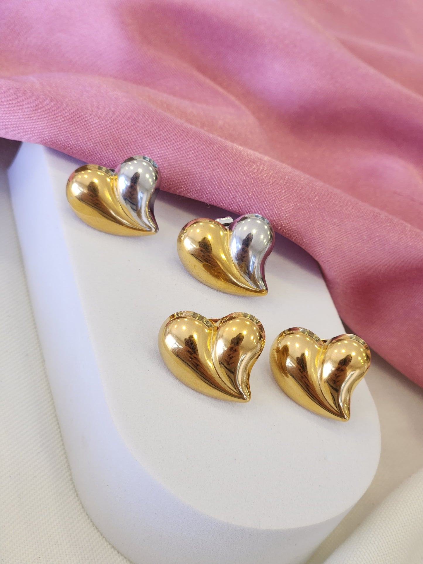 Aretes corazon inclinado