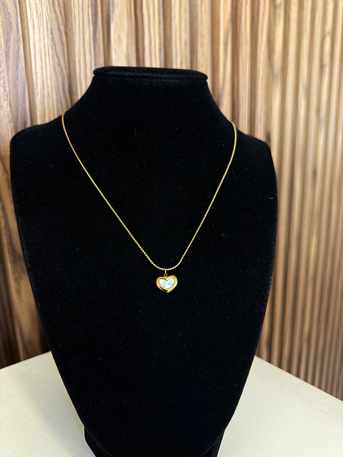 Collar corazon mini blanco #F6.1 y #F6