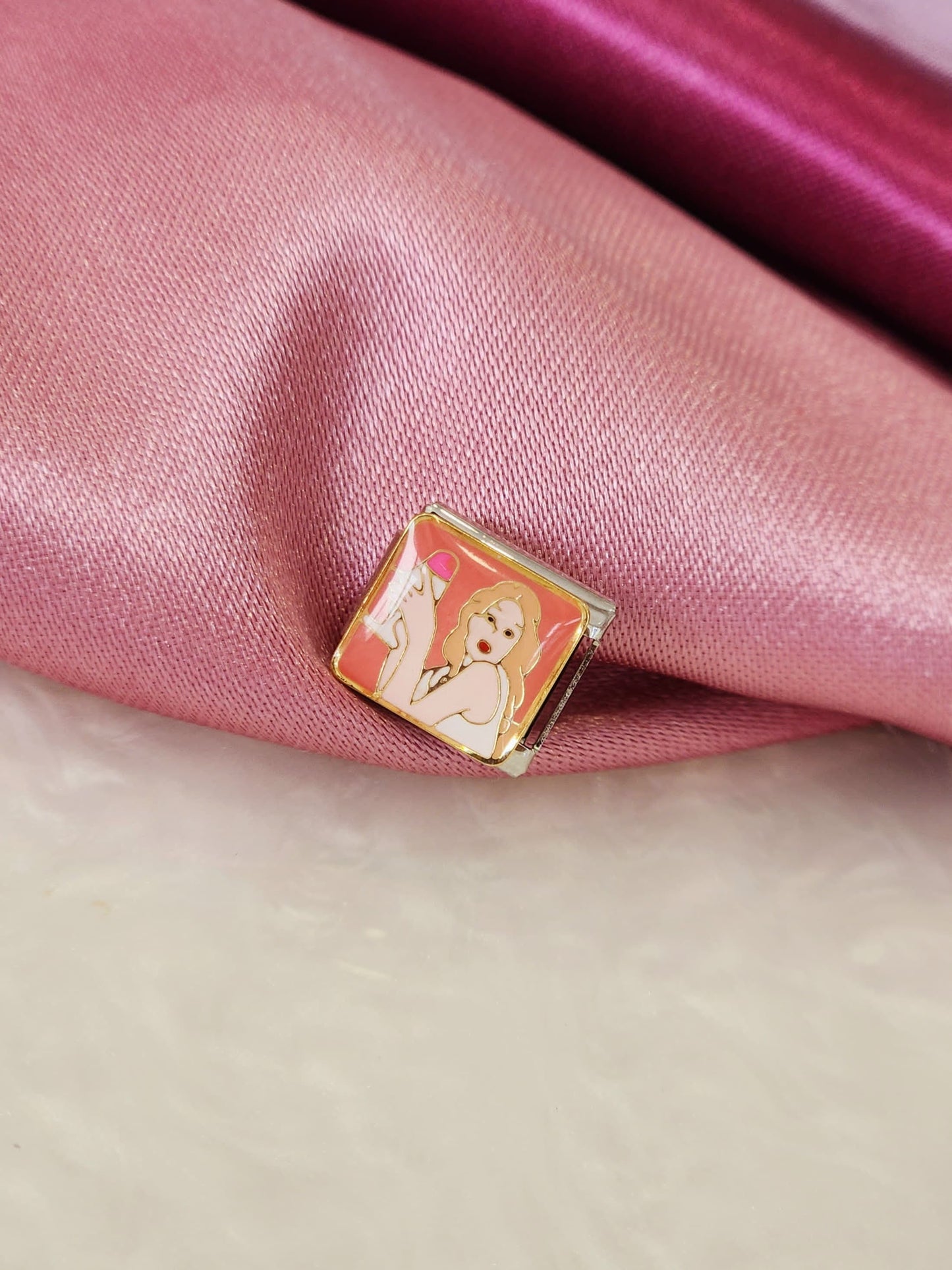 Charm chica bebida #6