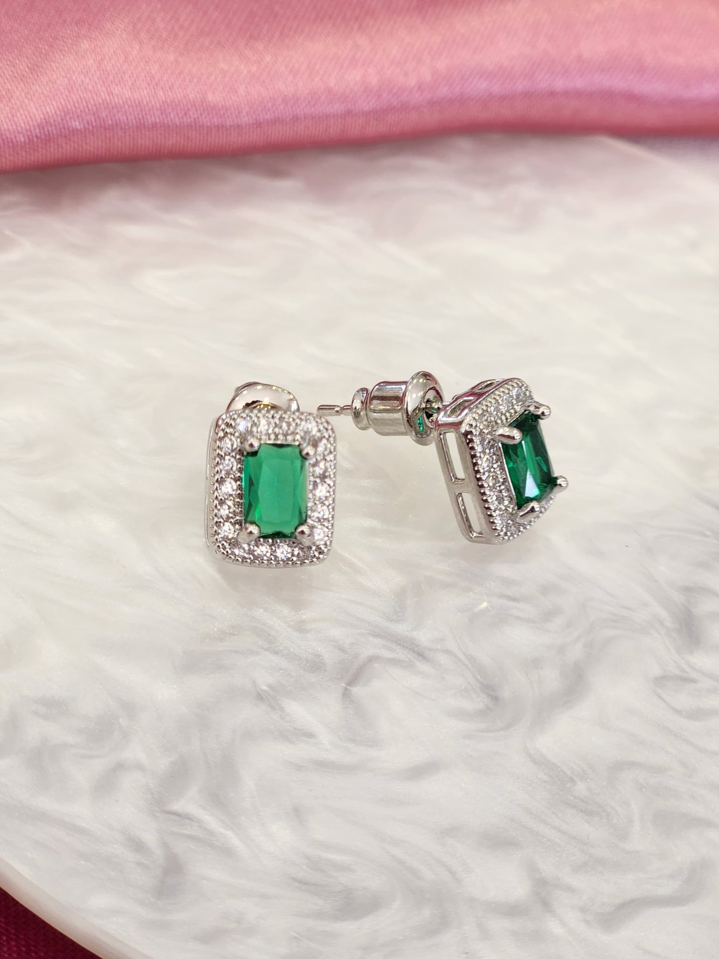 Aretes cuadrados verde #K15