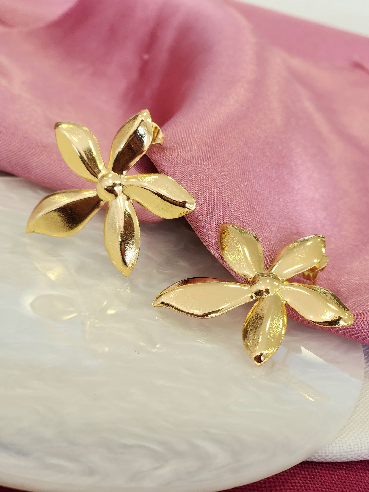 Aretes flor petalos irregulares #H18.1