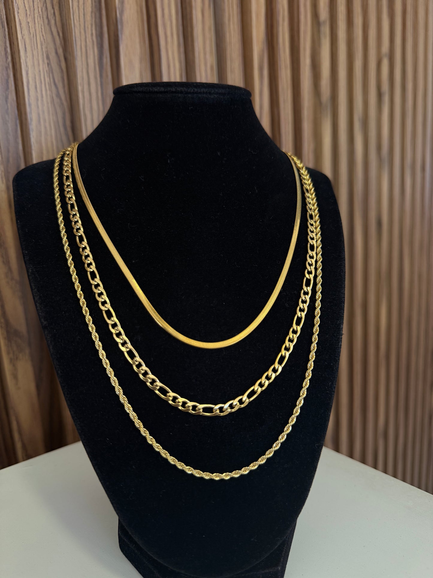 Collar triple doradas plana/eslabones/torsal #G13