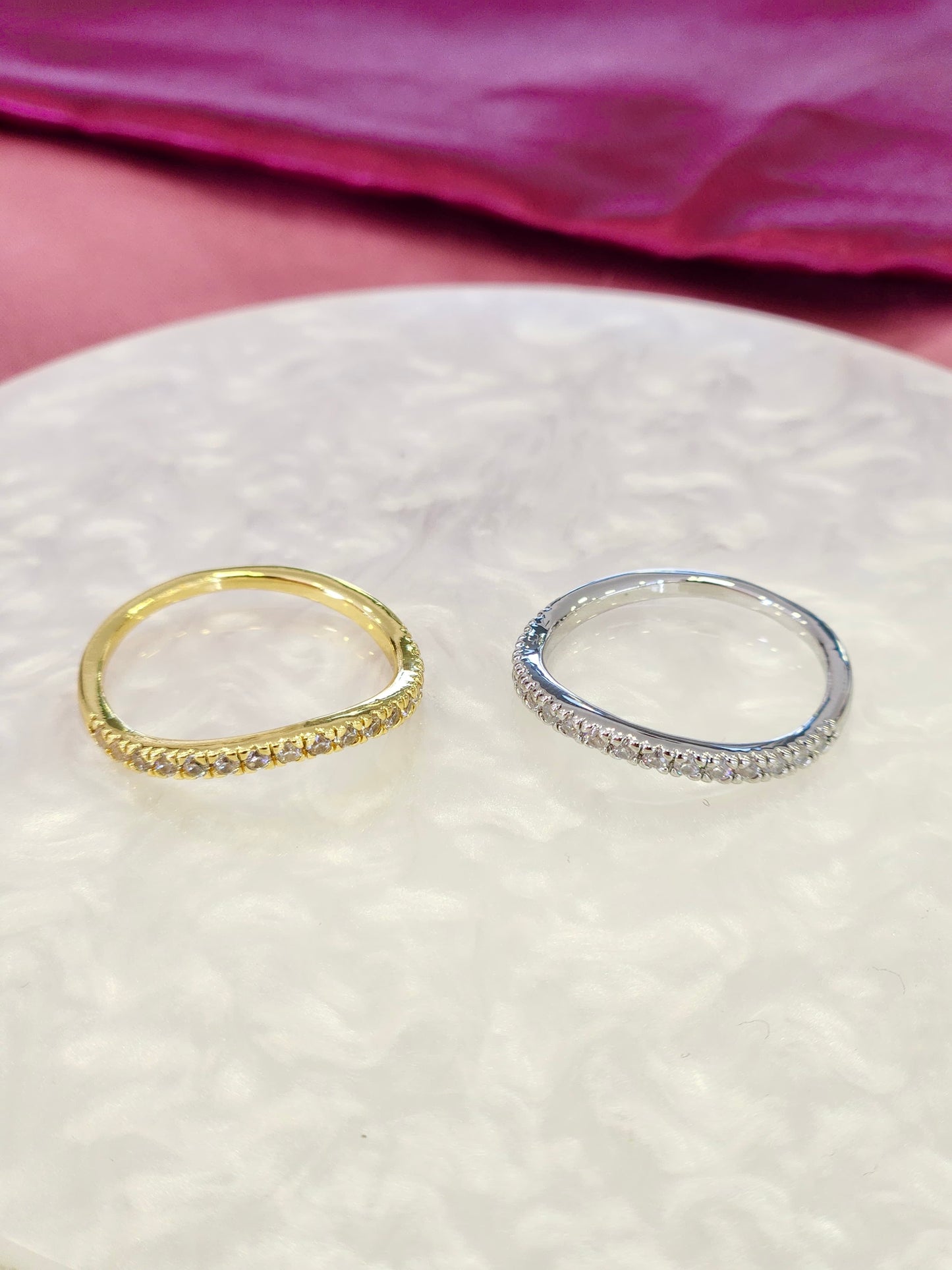 Anillo onda ligera zirconia #K55