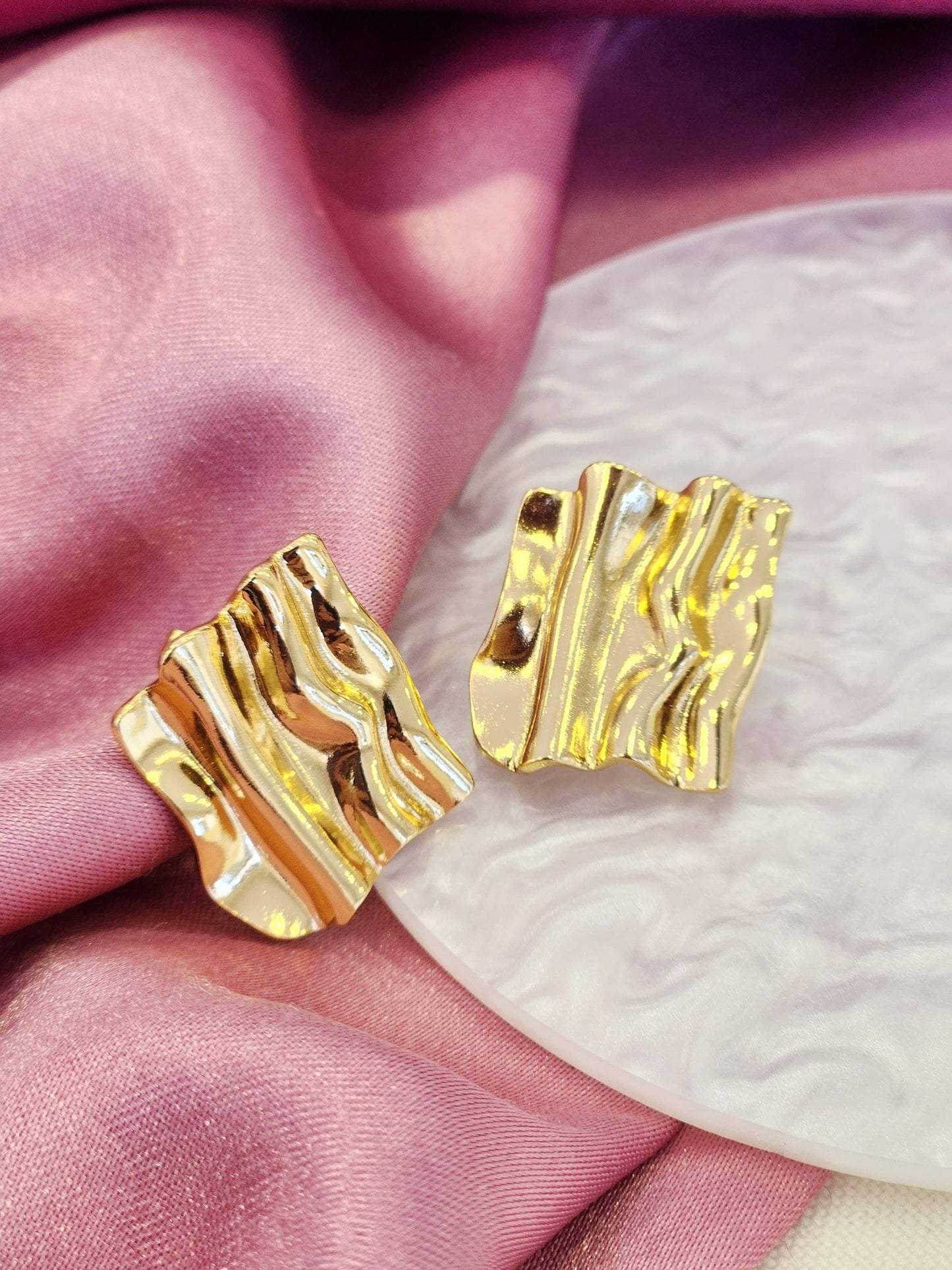 Aretes cuadrados efecto ondulado #F48