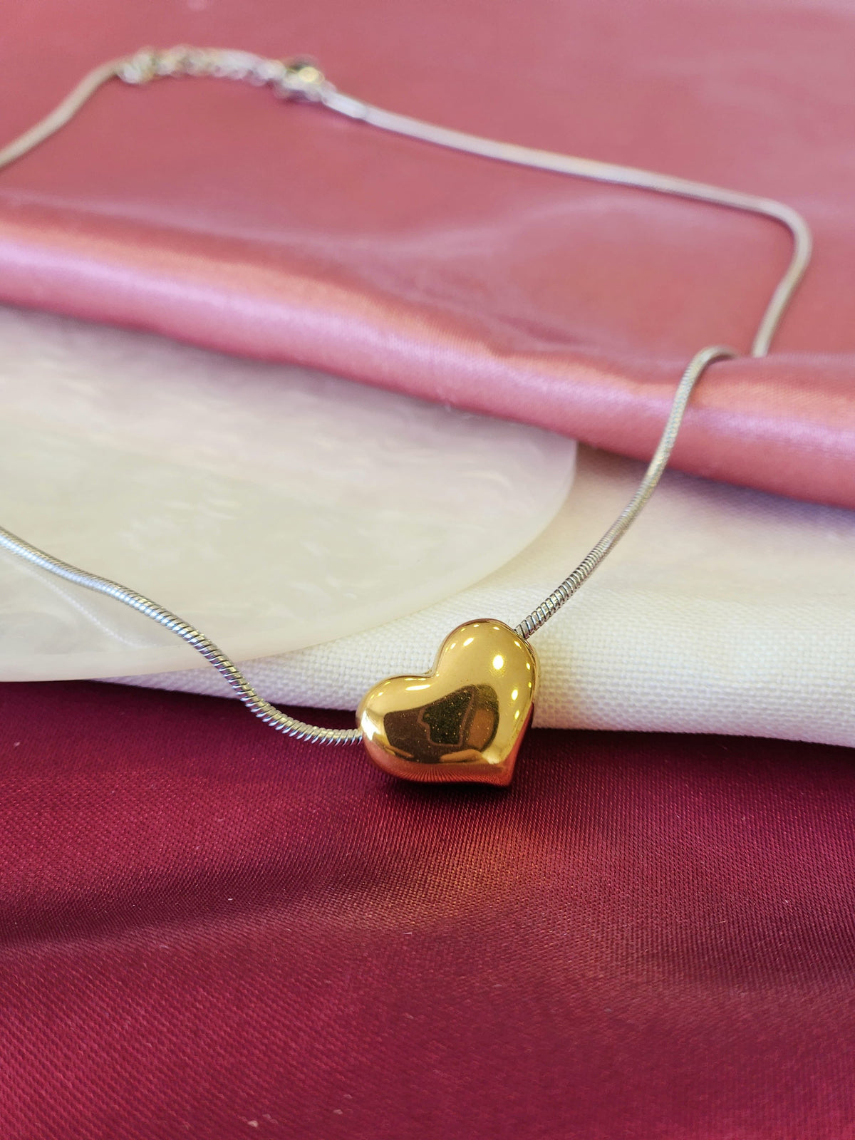 Collar bicolor corazon inflado #B8