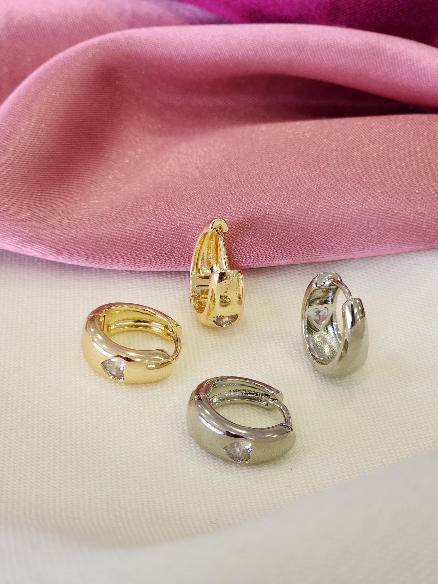 Arracadas lisas con corazon zirconia #B10