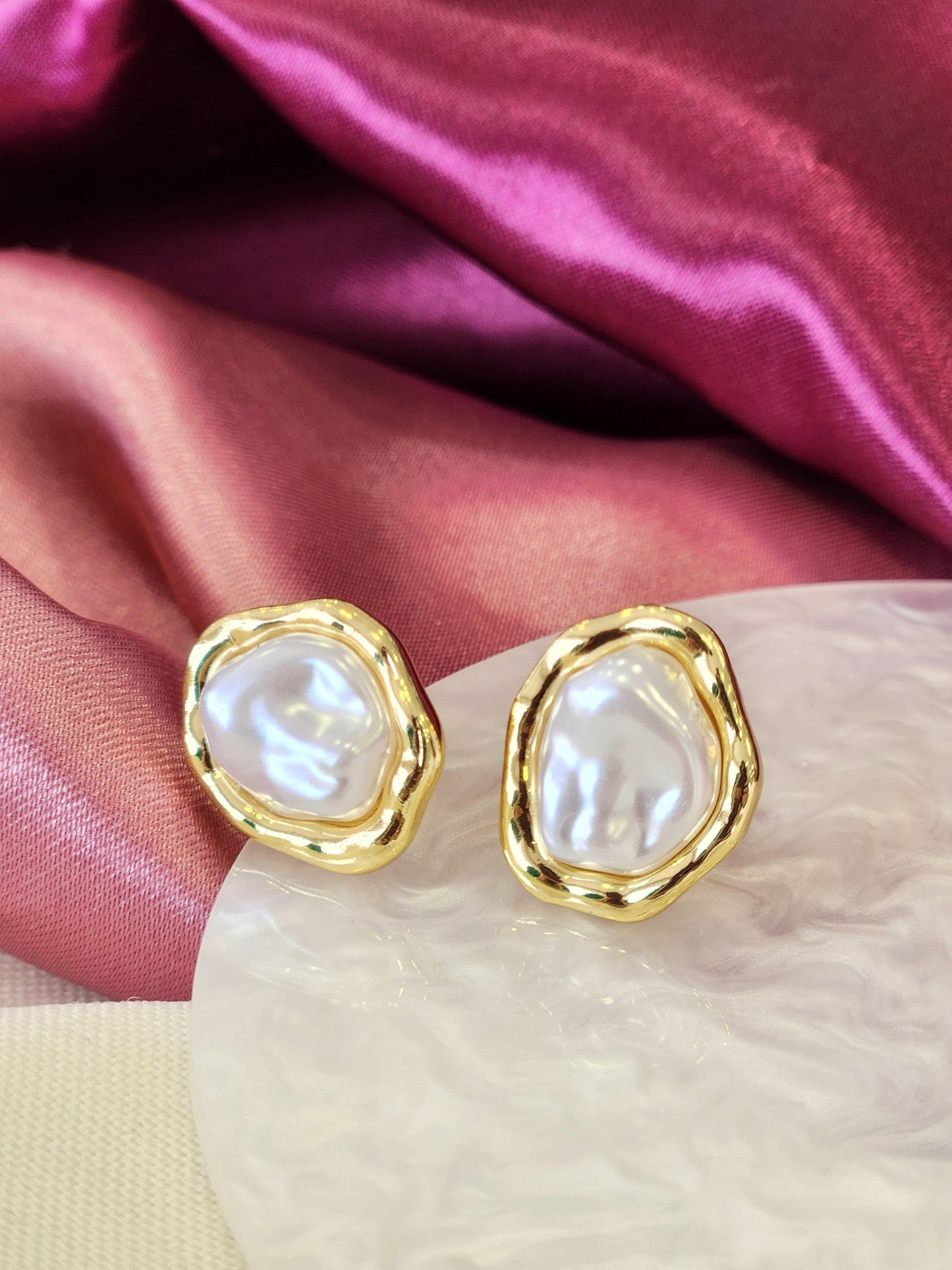 Aretes ovalados perla chicos