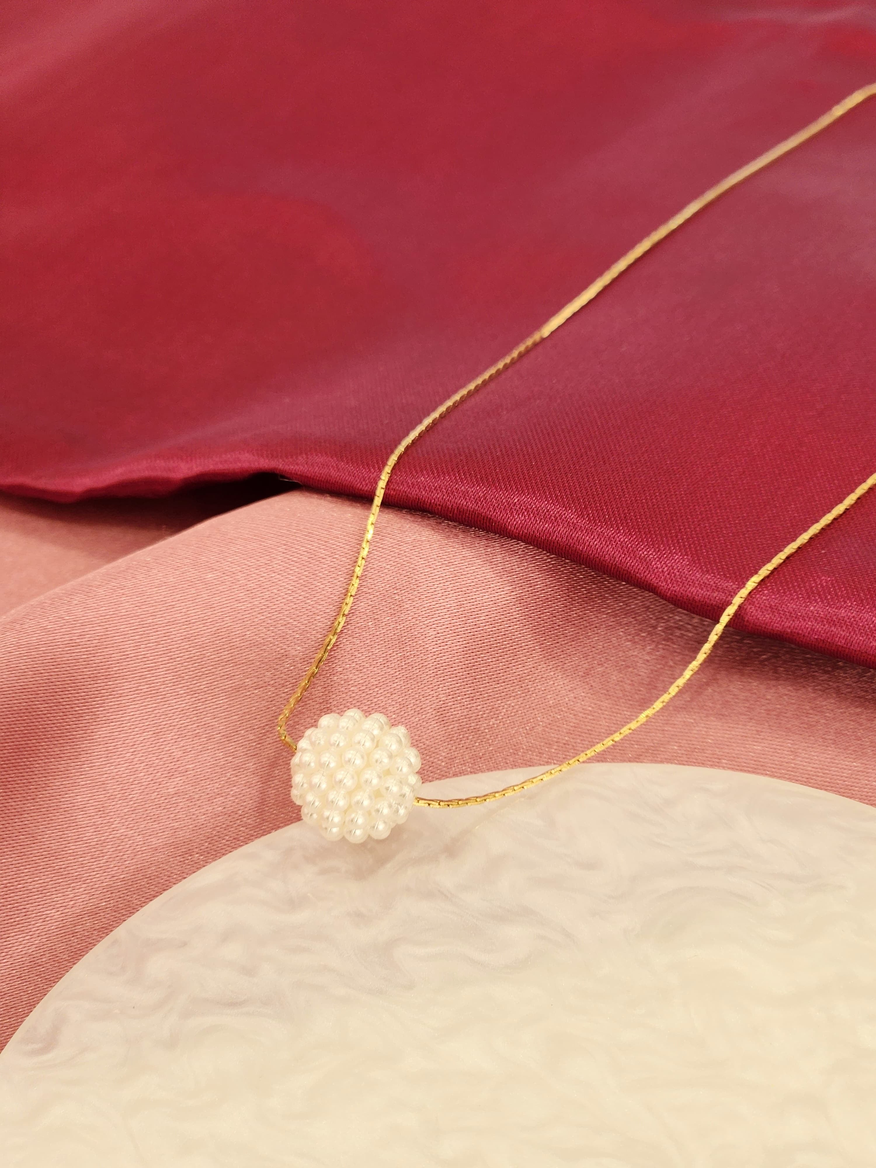 Collar esfera perlas mini