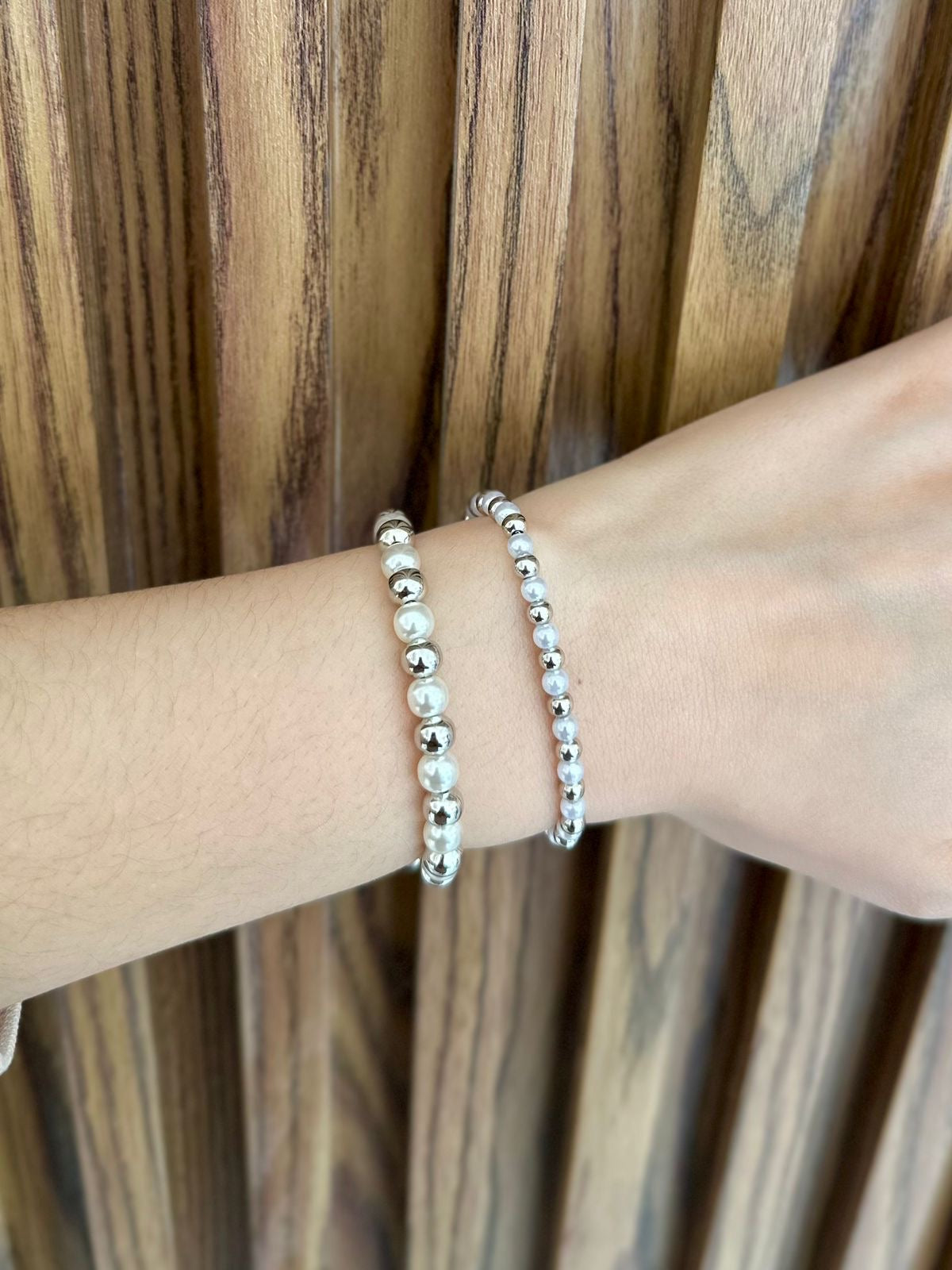 Pulsera bolitas plateadas con perla