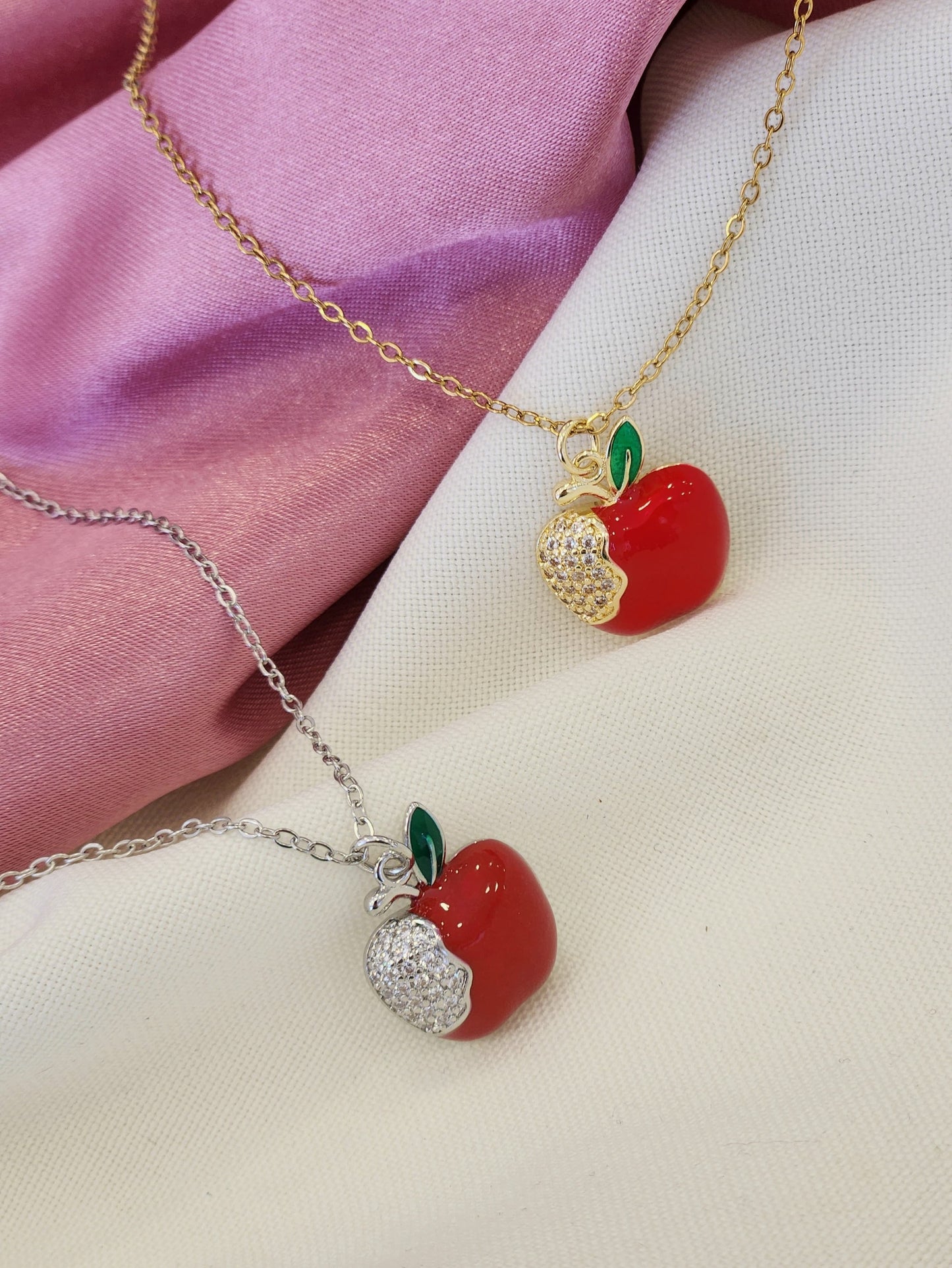 Collar manzana roja zirconia maestra #VV