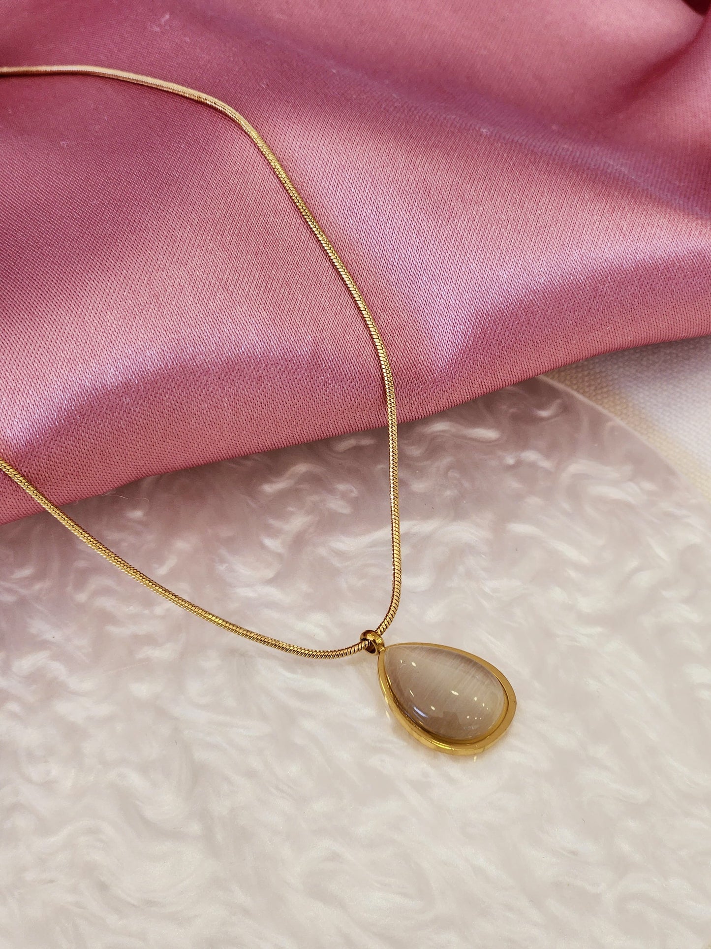 Collar perla beige oscura gota #J5