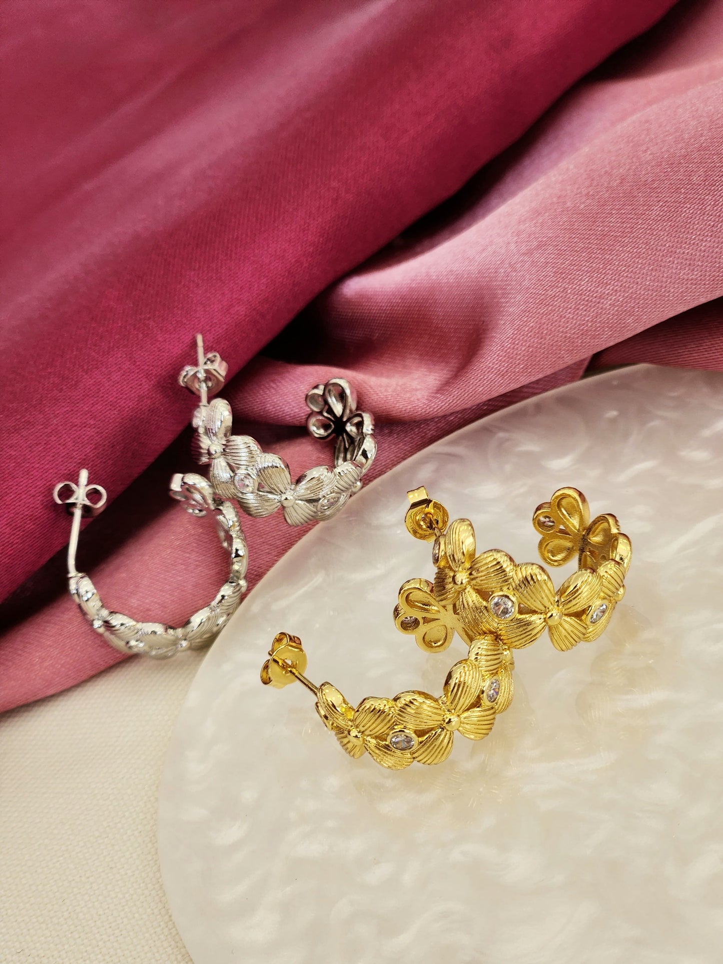 Aretes flores seguidas