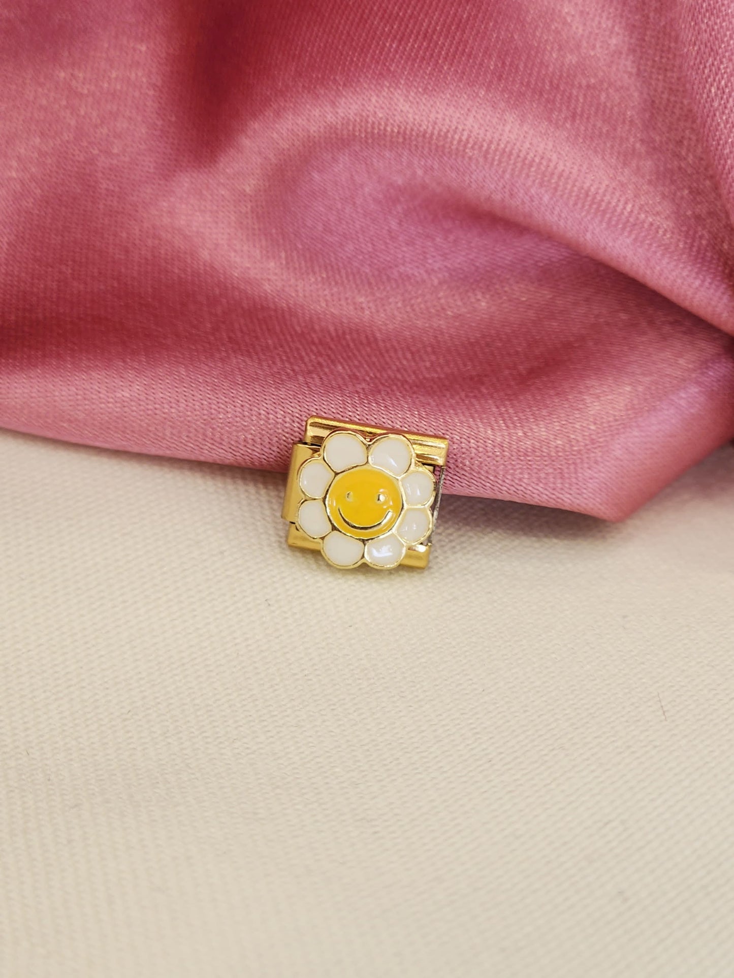 Charm flor carita feliz #3