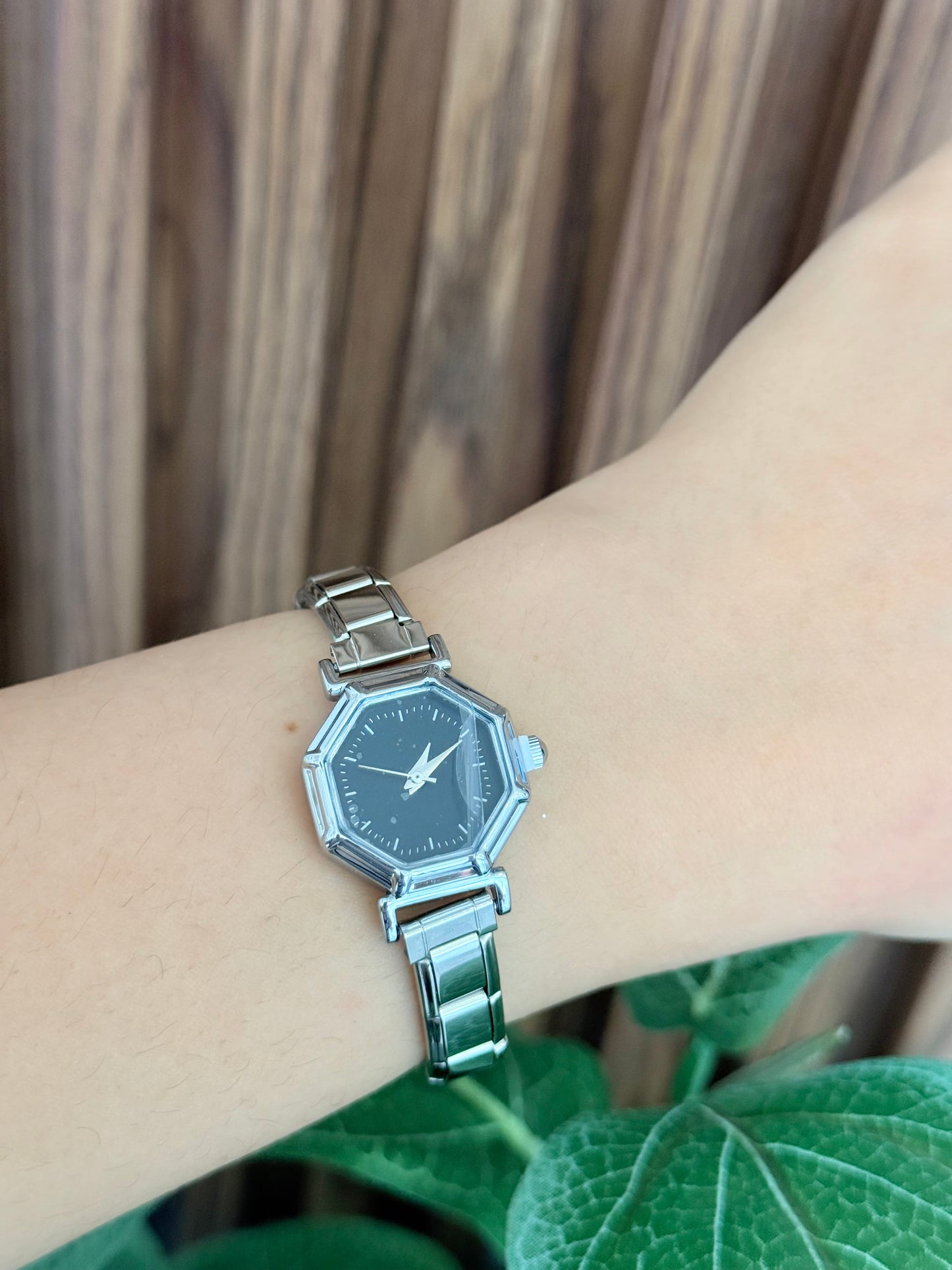 Reloj plateado octagonal #K15