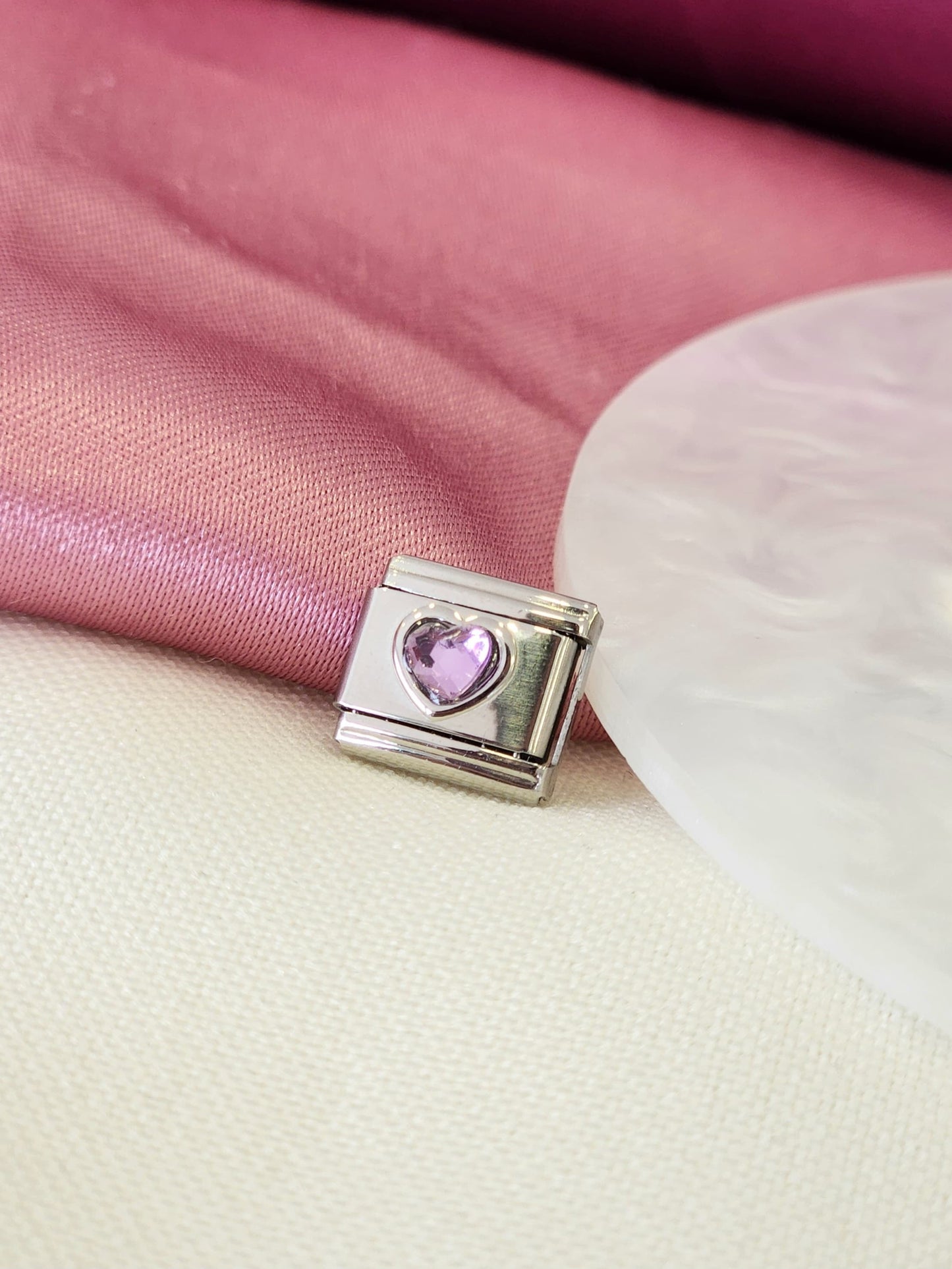 Charm corazon zirconia lila
