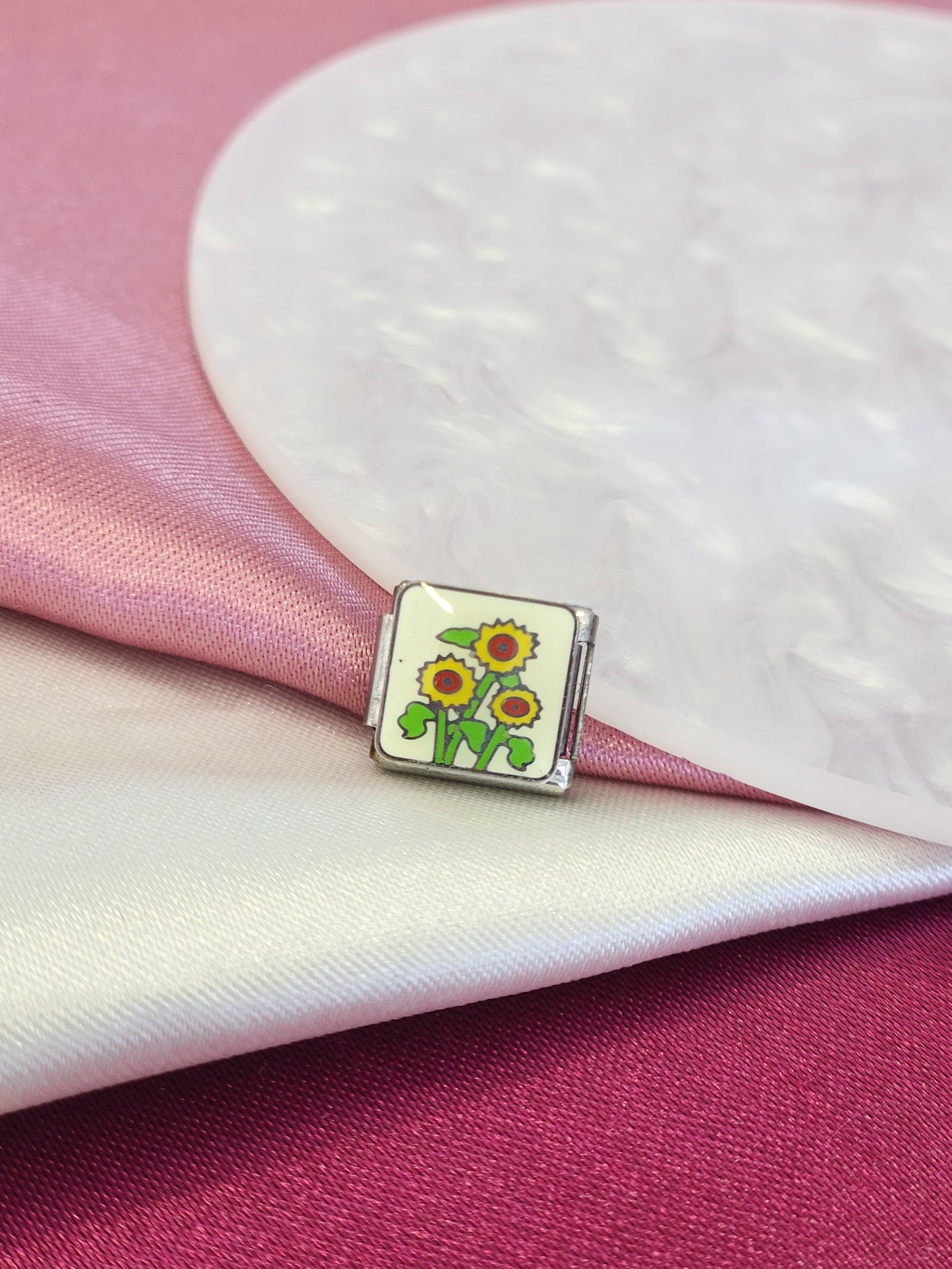 Charm tres girasoles #15