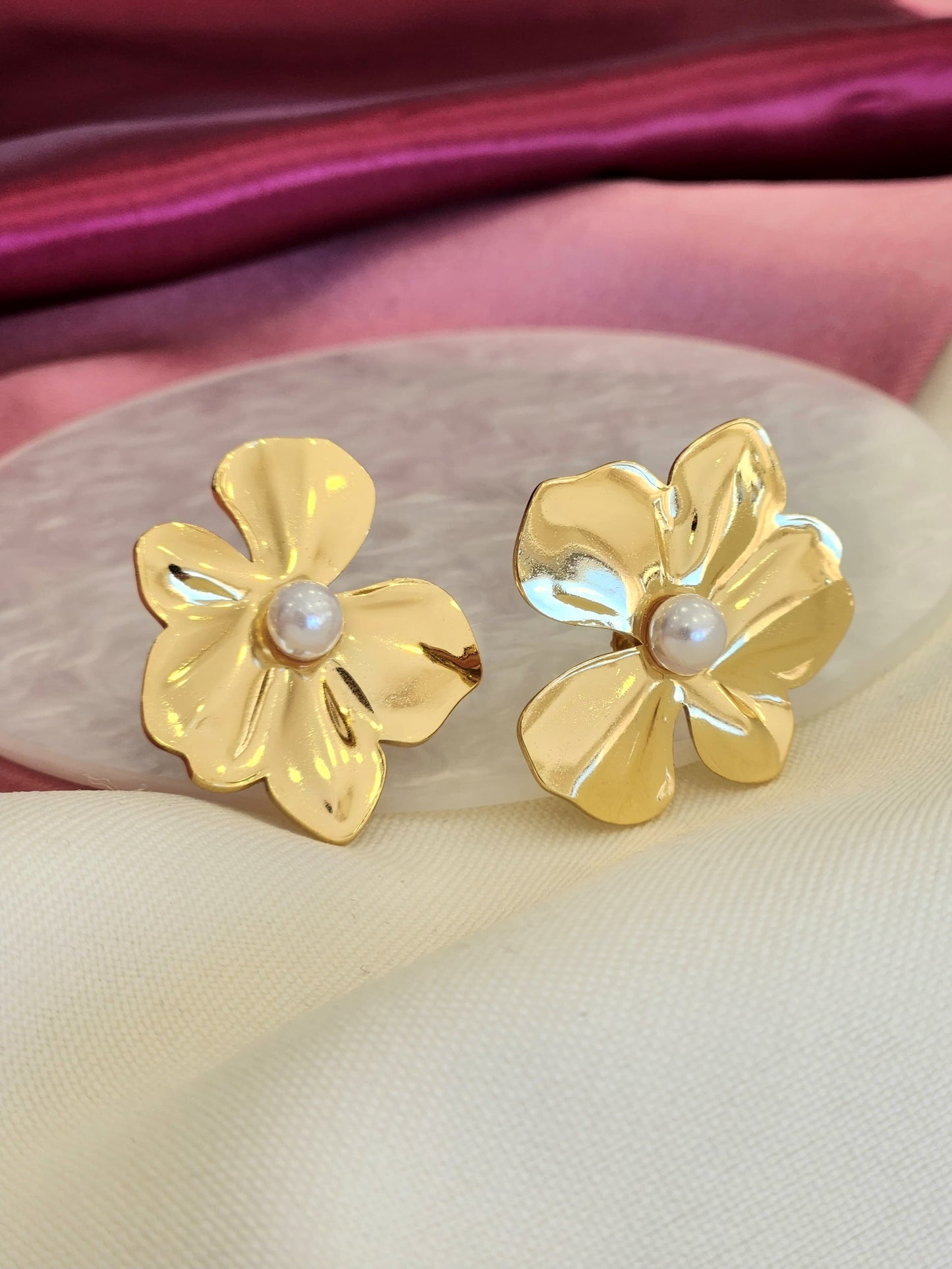 Aretes flor aplastada perla #E2 #K41
