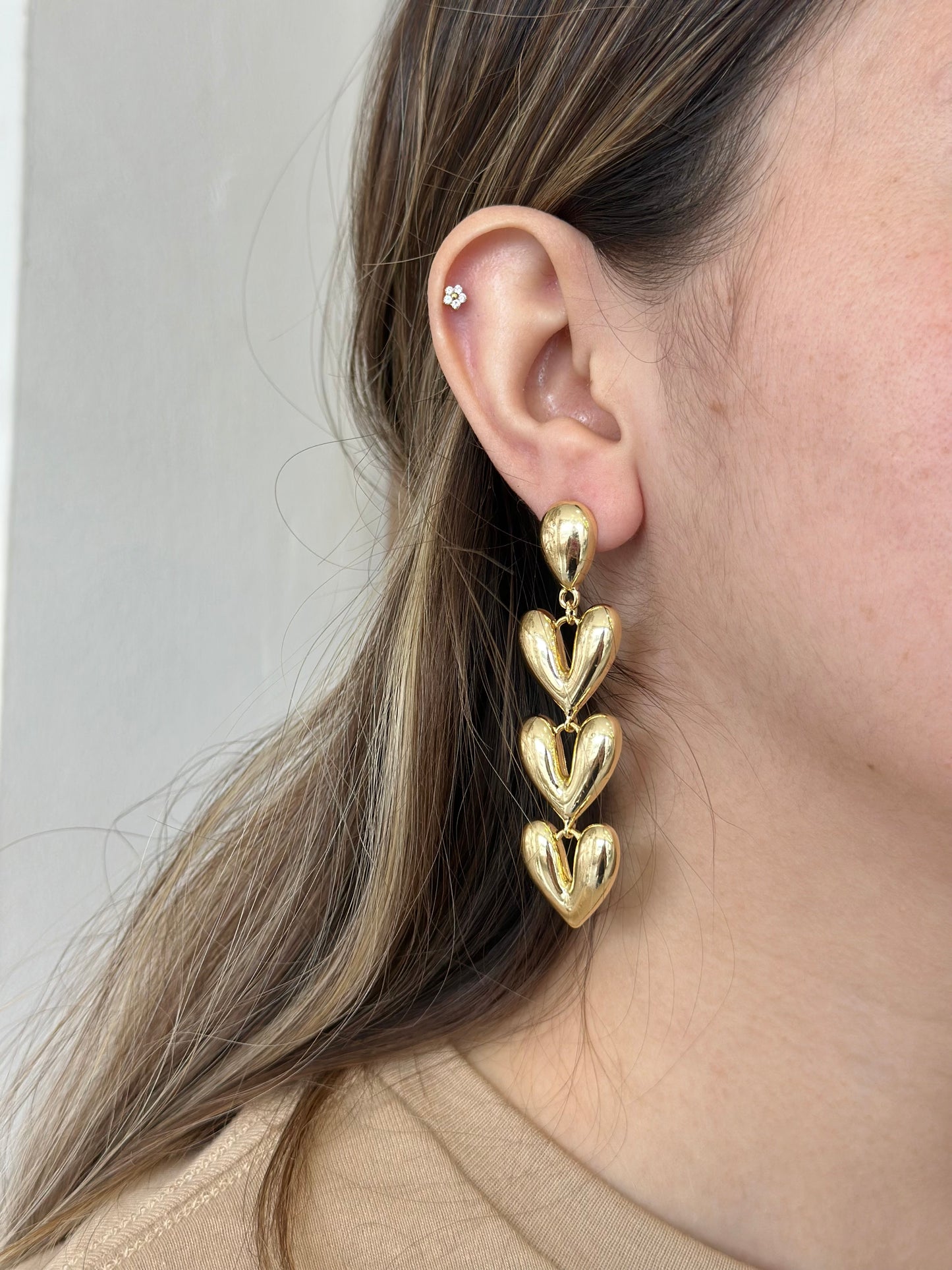Aretes punto fijo colgantes de corazon #G17