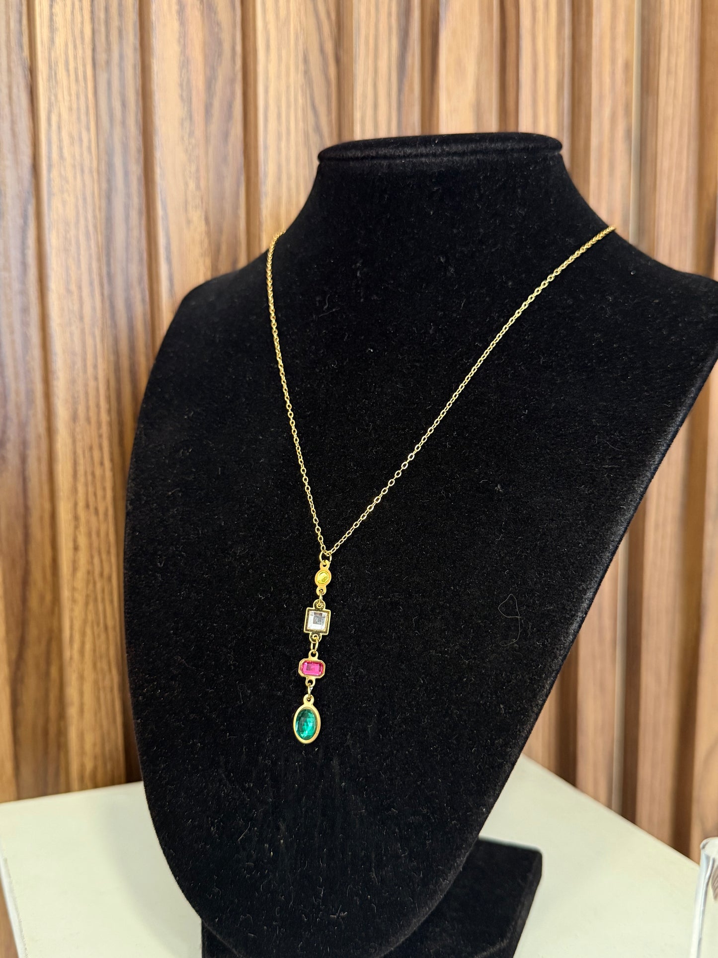 Collar tricolor vertical formas #J11