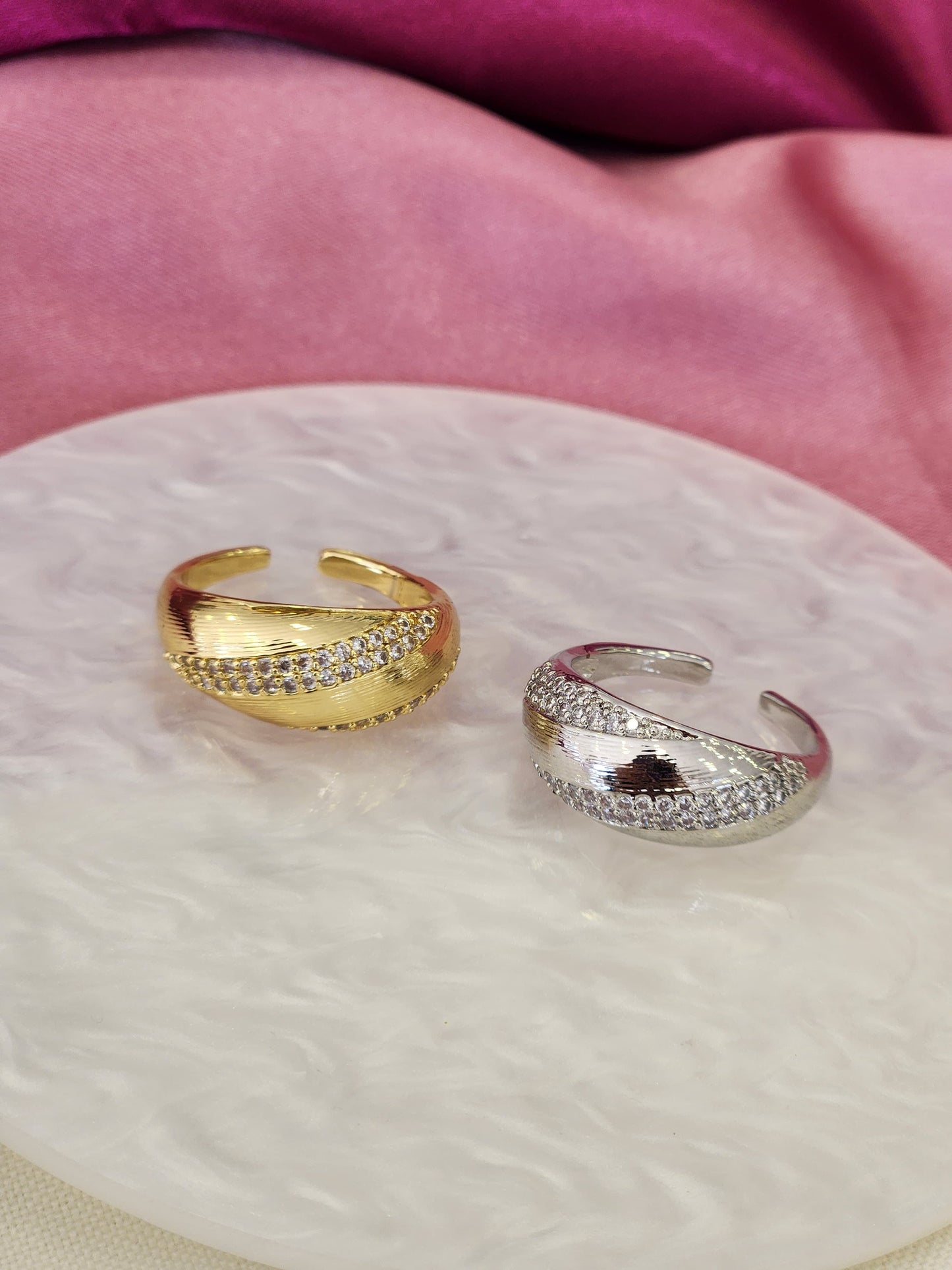 Anillo grueso lineas zirconia #H9