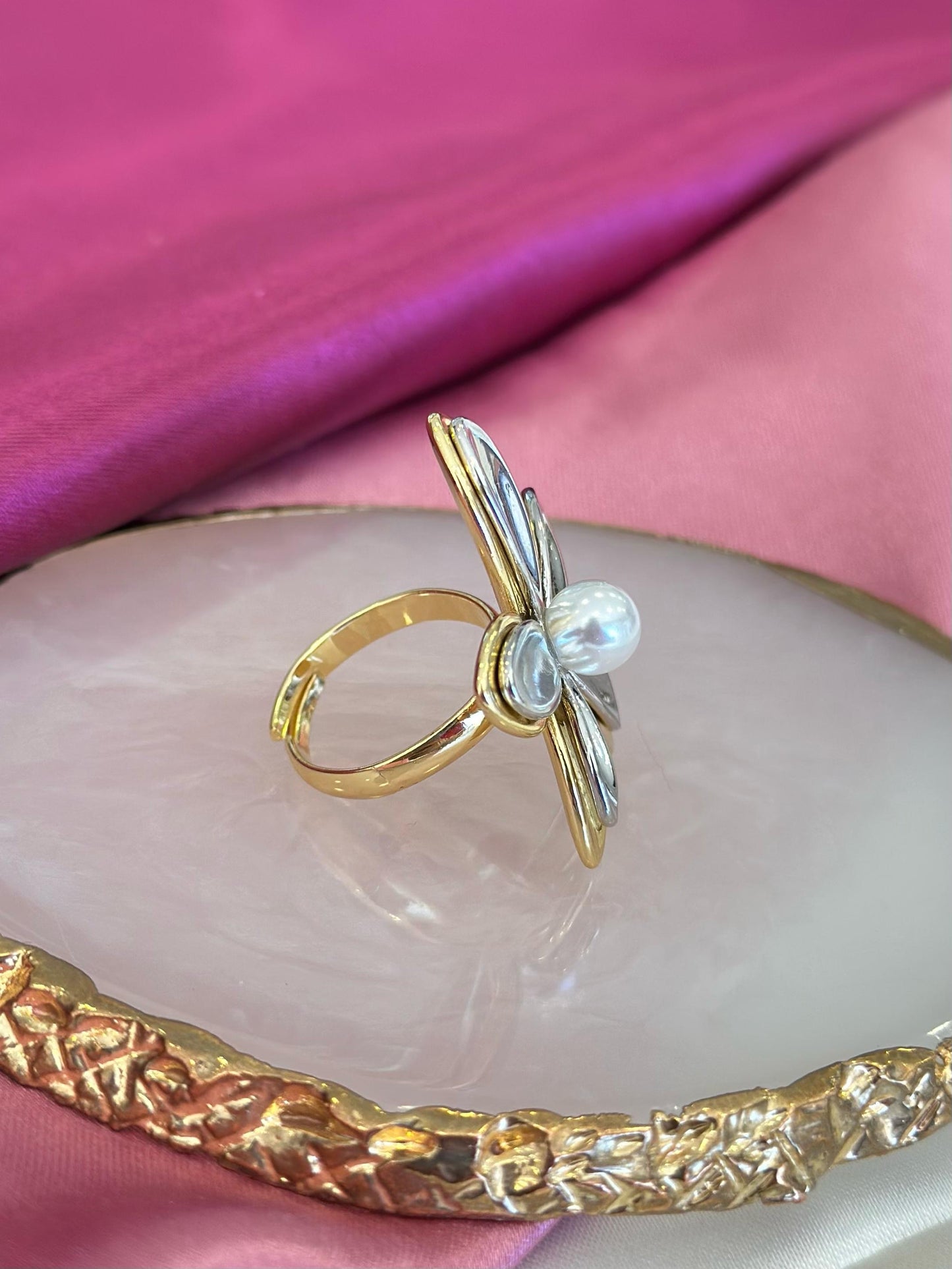 Anillo perla chica petalos bicolor #230