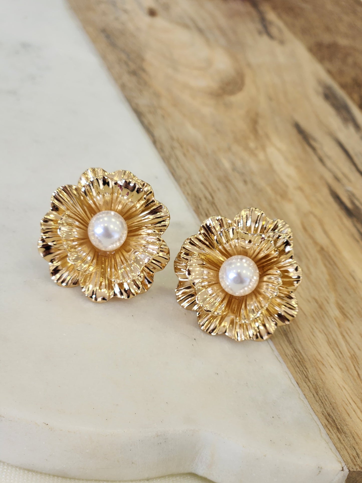 Aretes flor perla central #K85