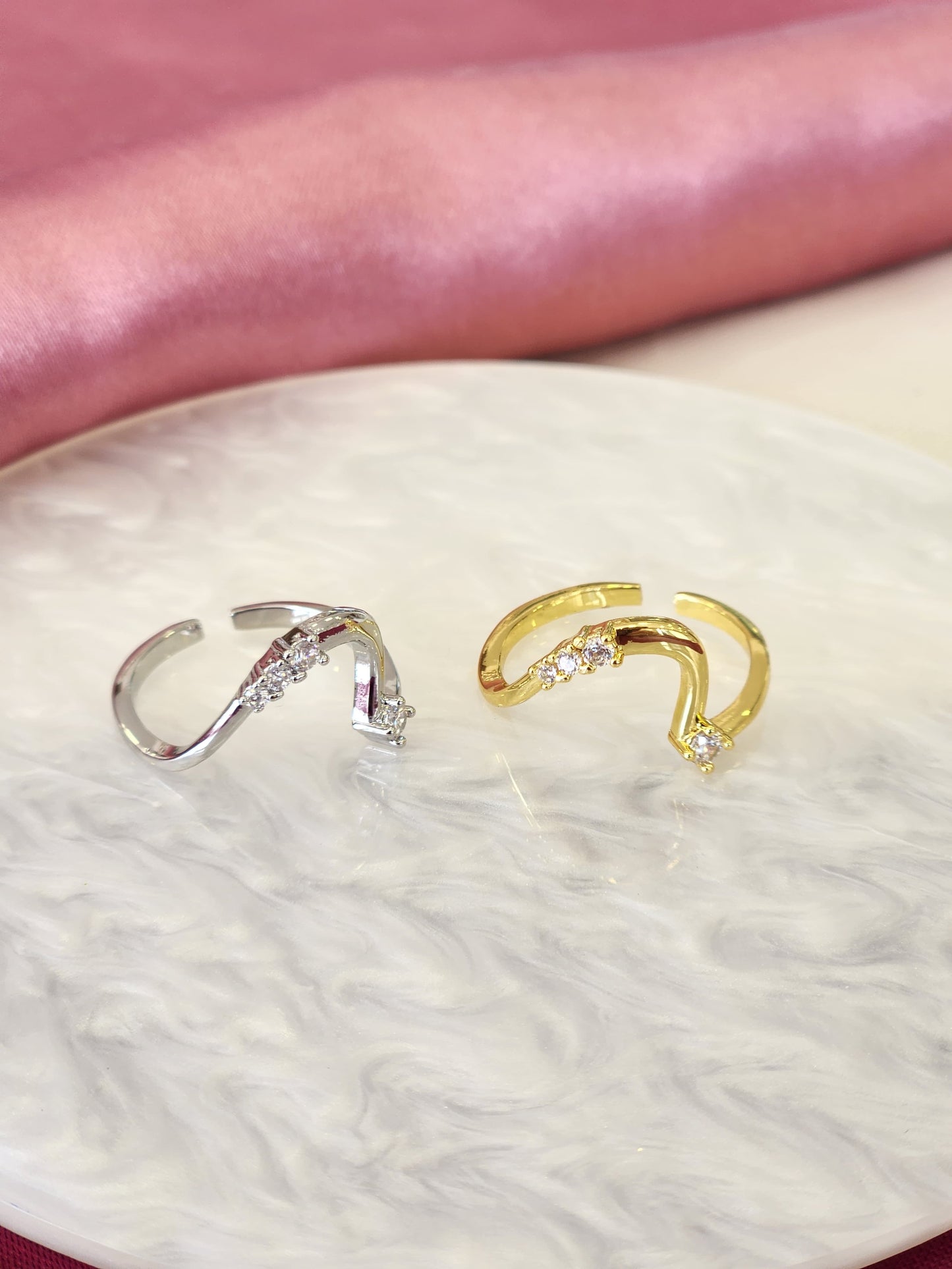 Anillo onda puntos zirconia #C205
