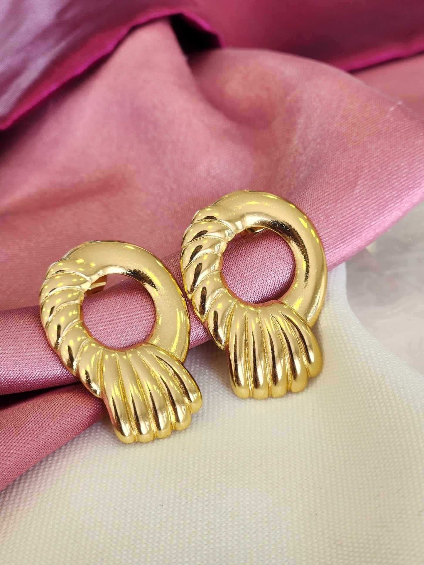 Aretes circulo lineas abajo lado #L8
