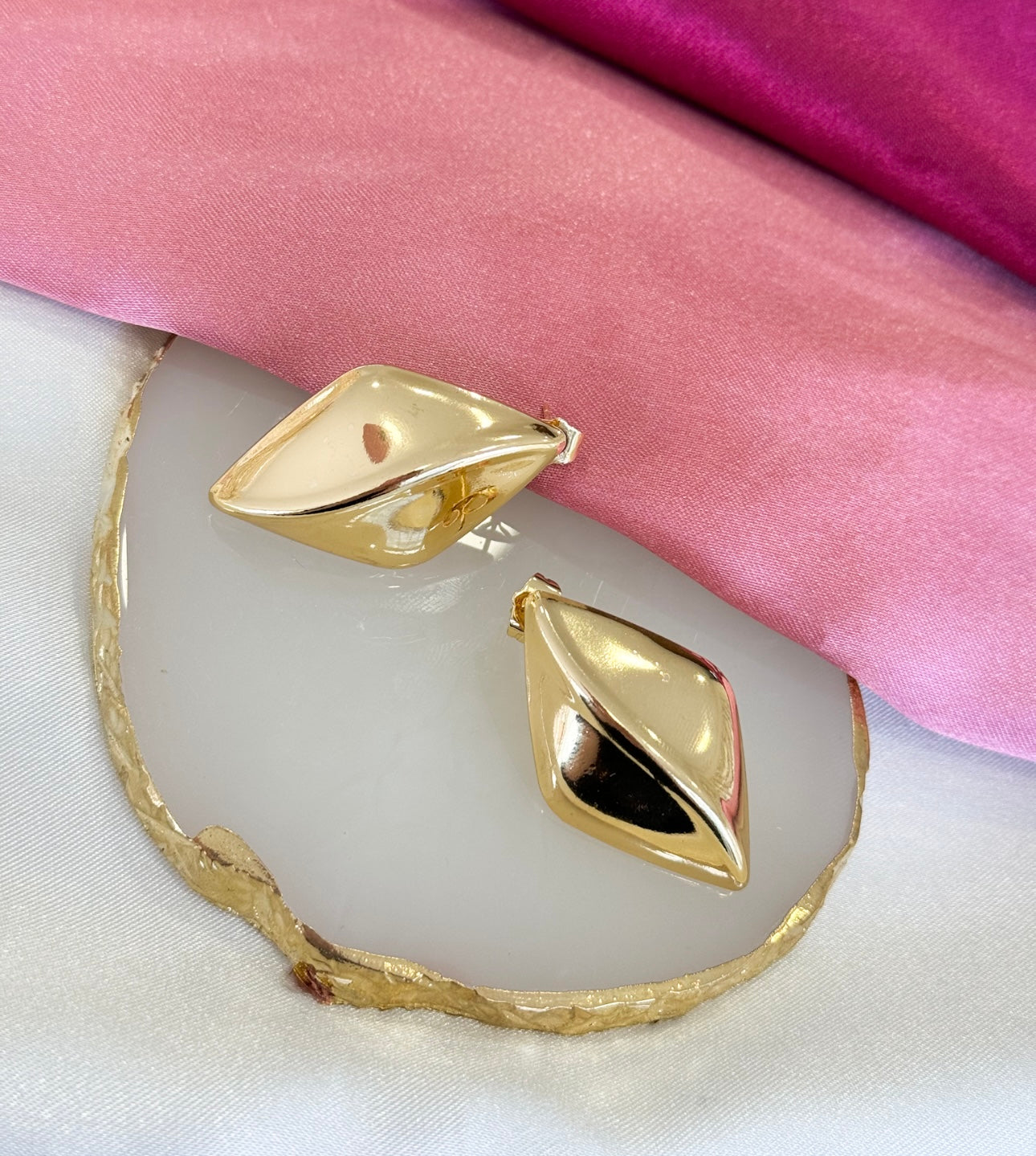 Aretes rombo linea irregular #D3
