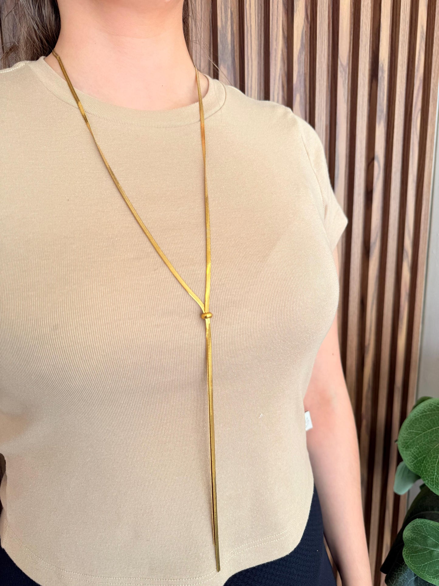 Collar corbatin largo