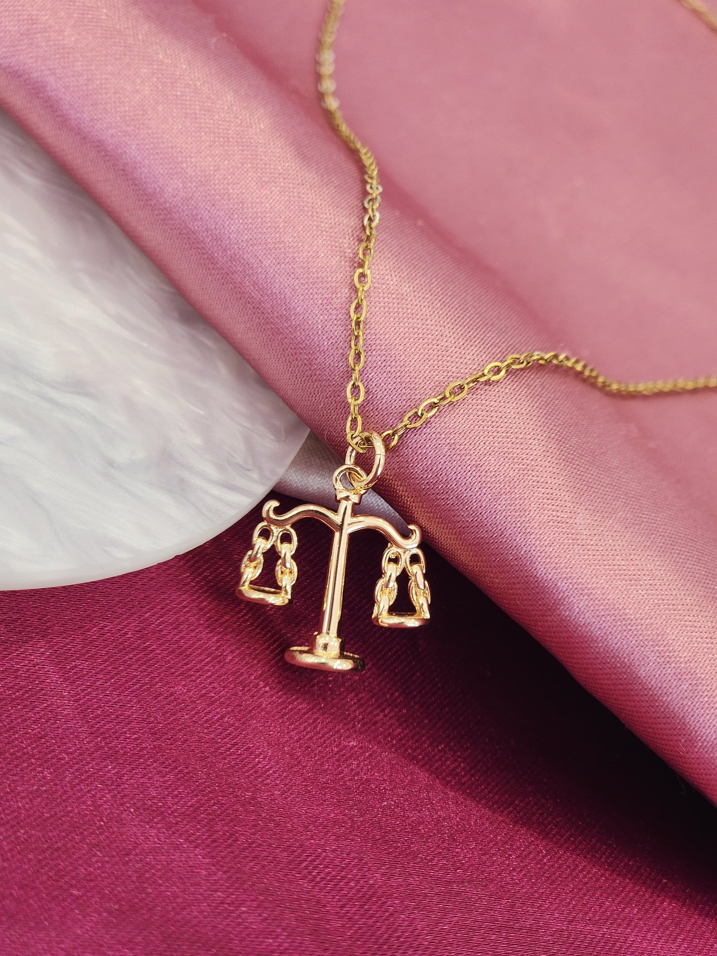 Collar balanza abogado #EE