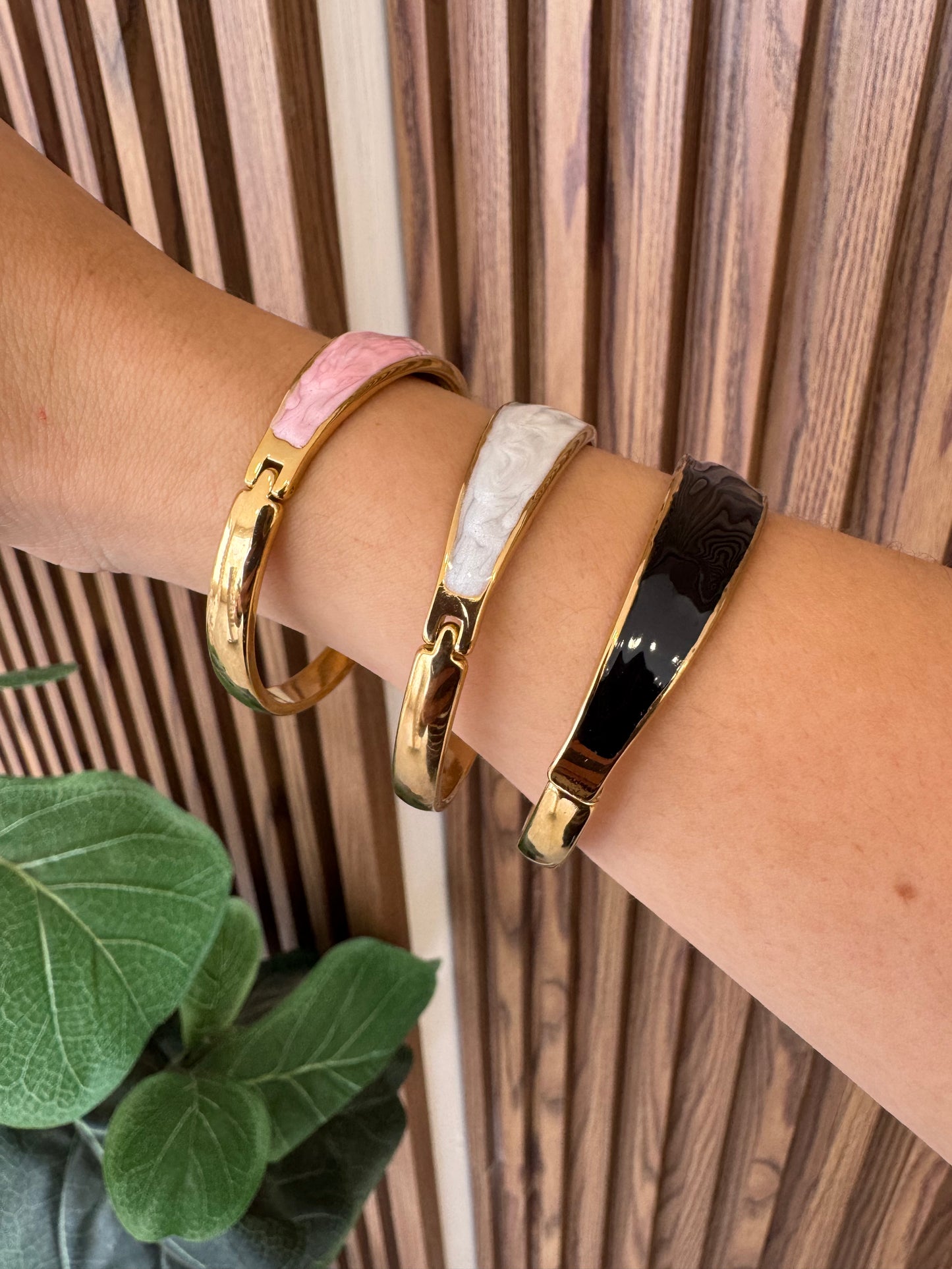 Pulsera broche resina