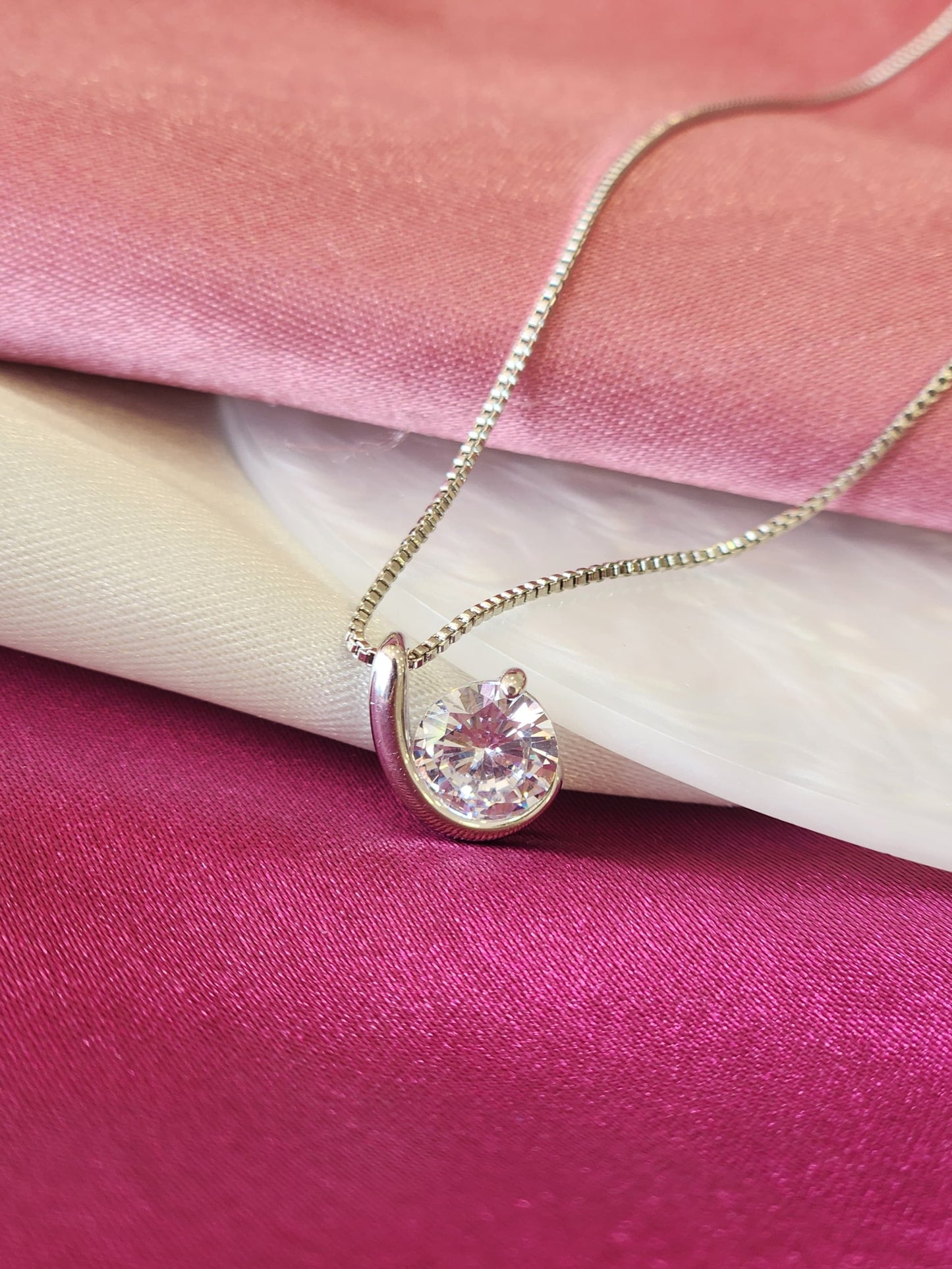 Collar zirconia copete plateado B4.8