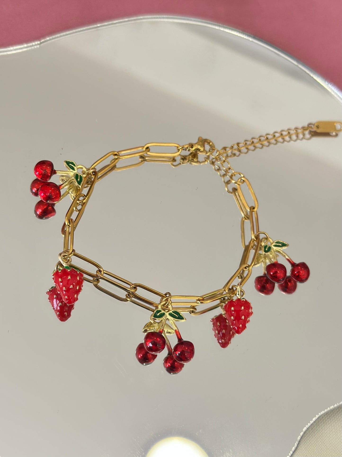 Pulsera cerezas y fresas eslabones delgados #6