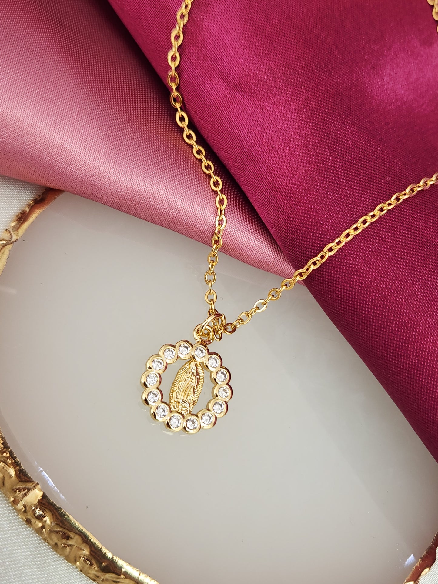 Collar Virgencita circulos zirconia #32A
