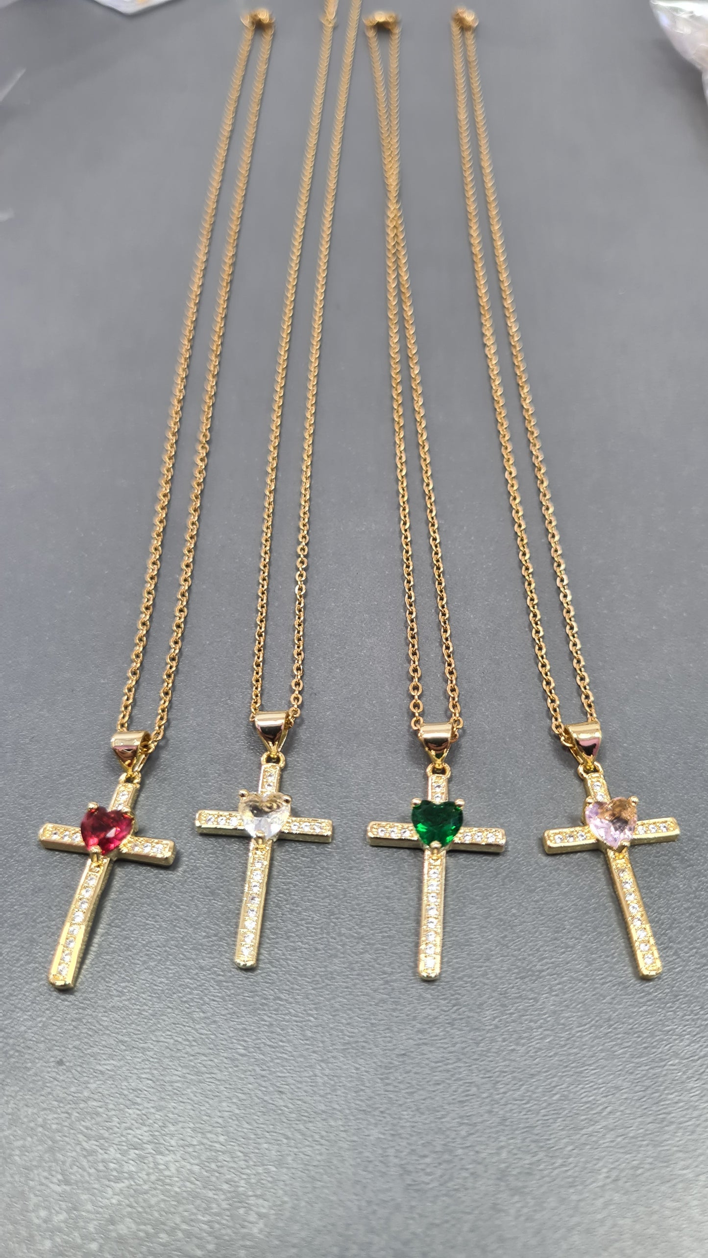 Collar cruz corazon zirconia #KK