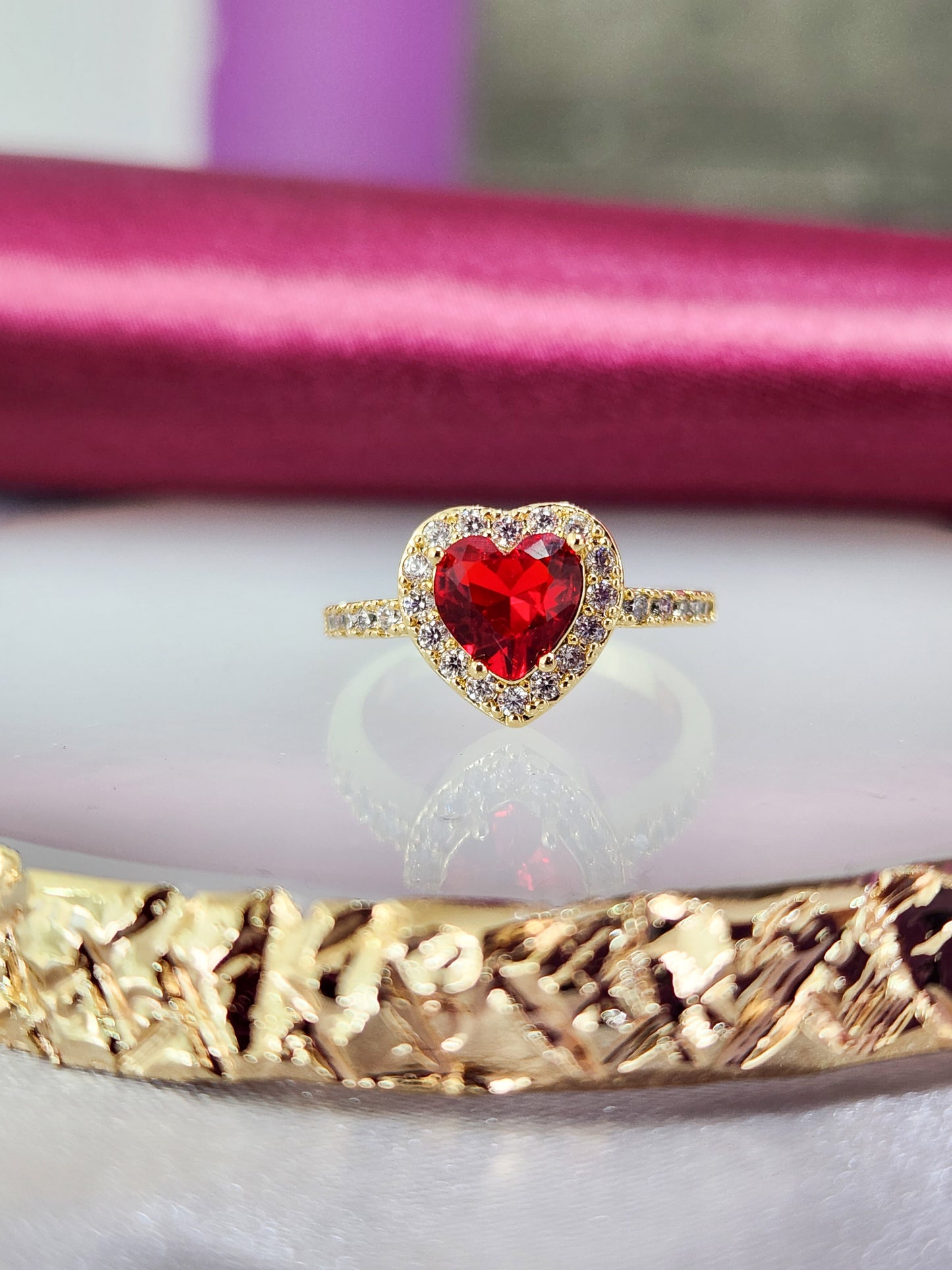 Anillo #13 zirconia corazon rojo