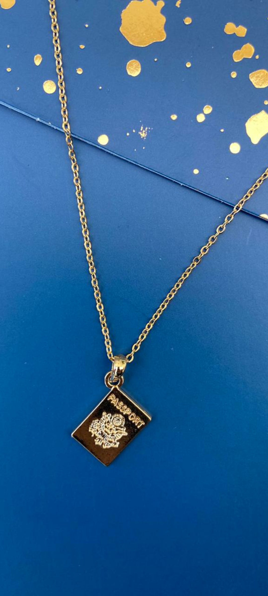 Collar pasaporte #B