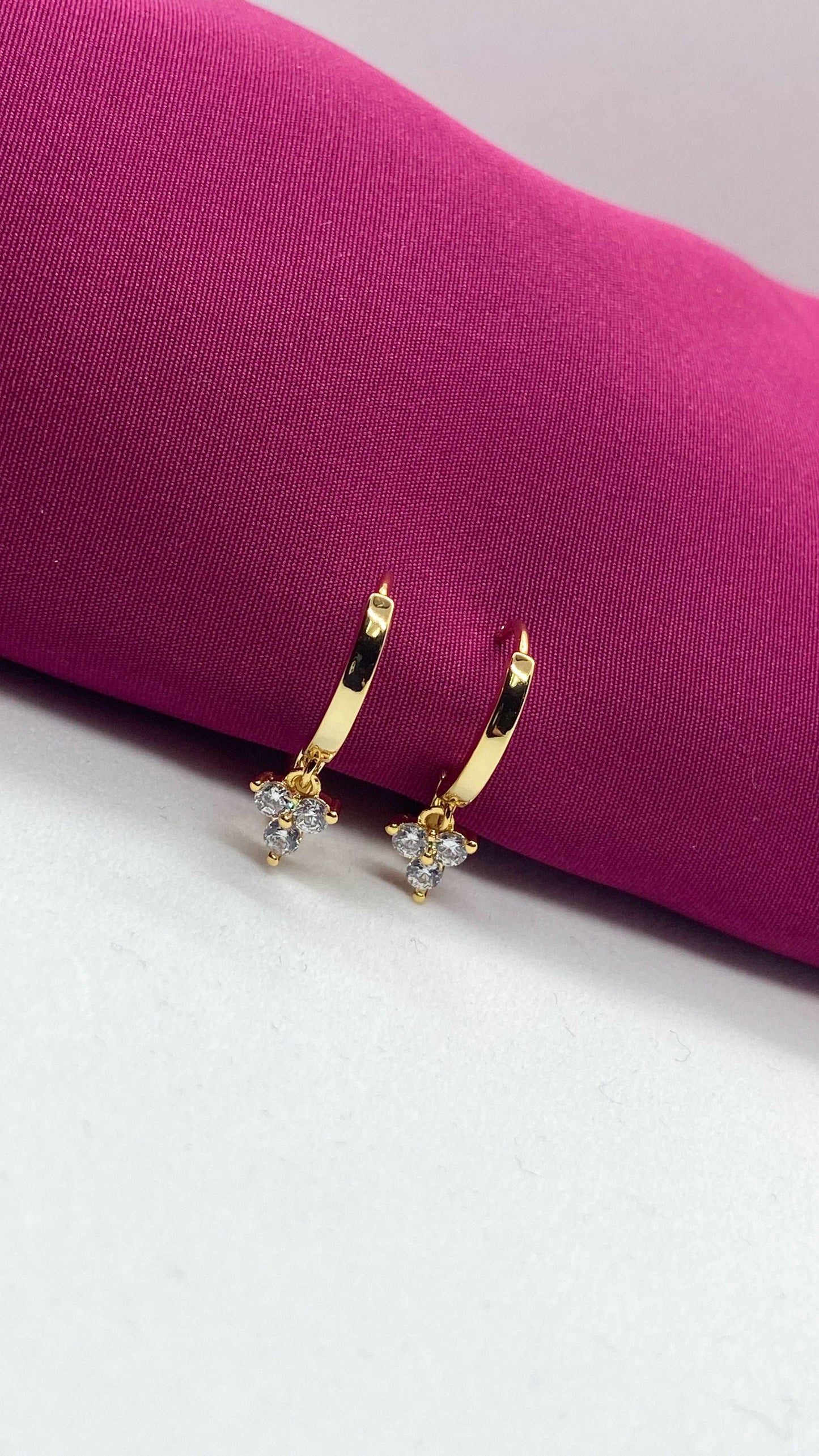 Aretes# 12 zirconia trebol cristal