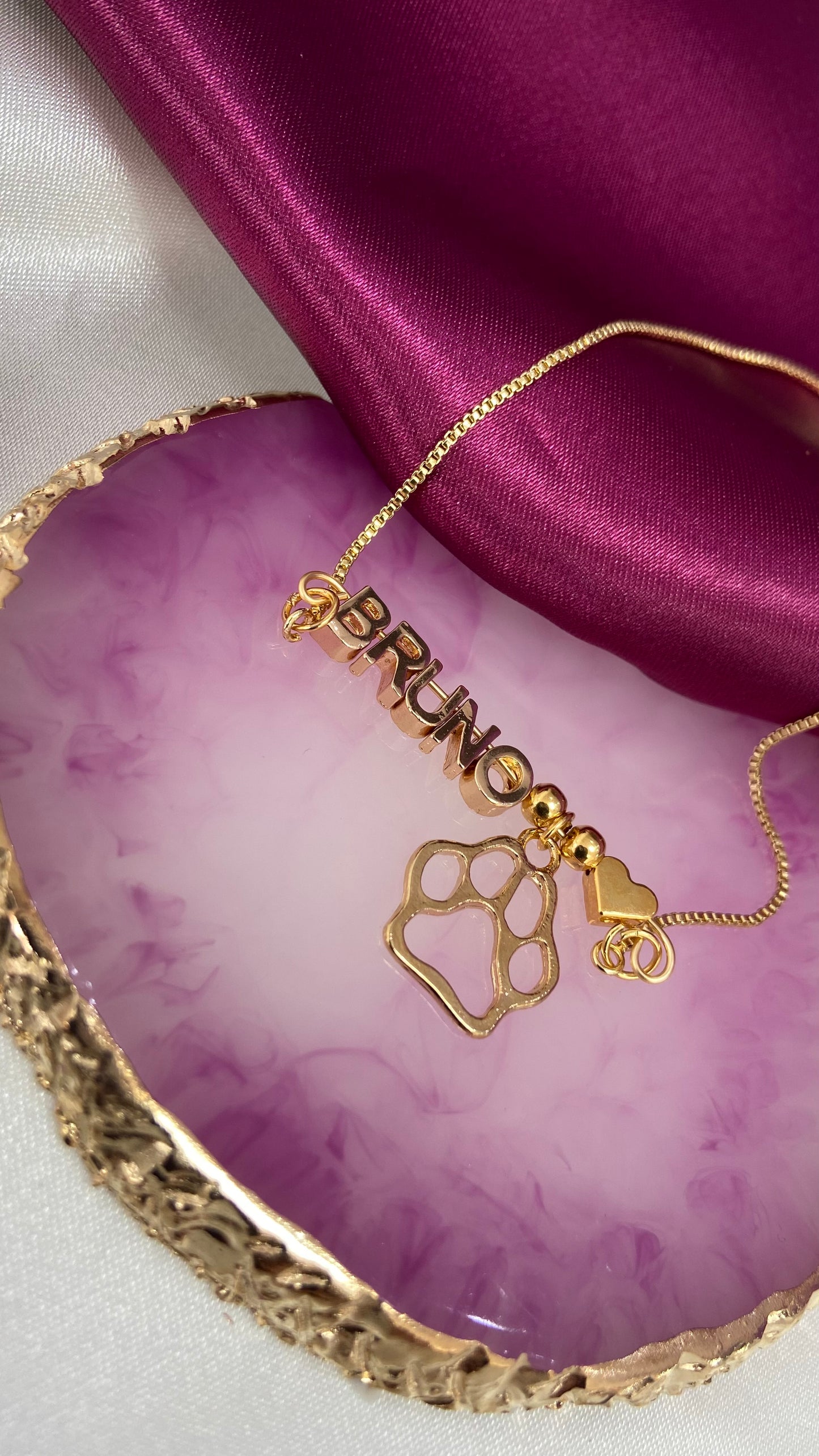 Pulsera Personalizada con letras doradas huella perro #J