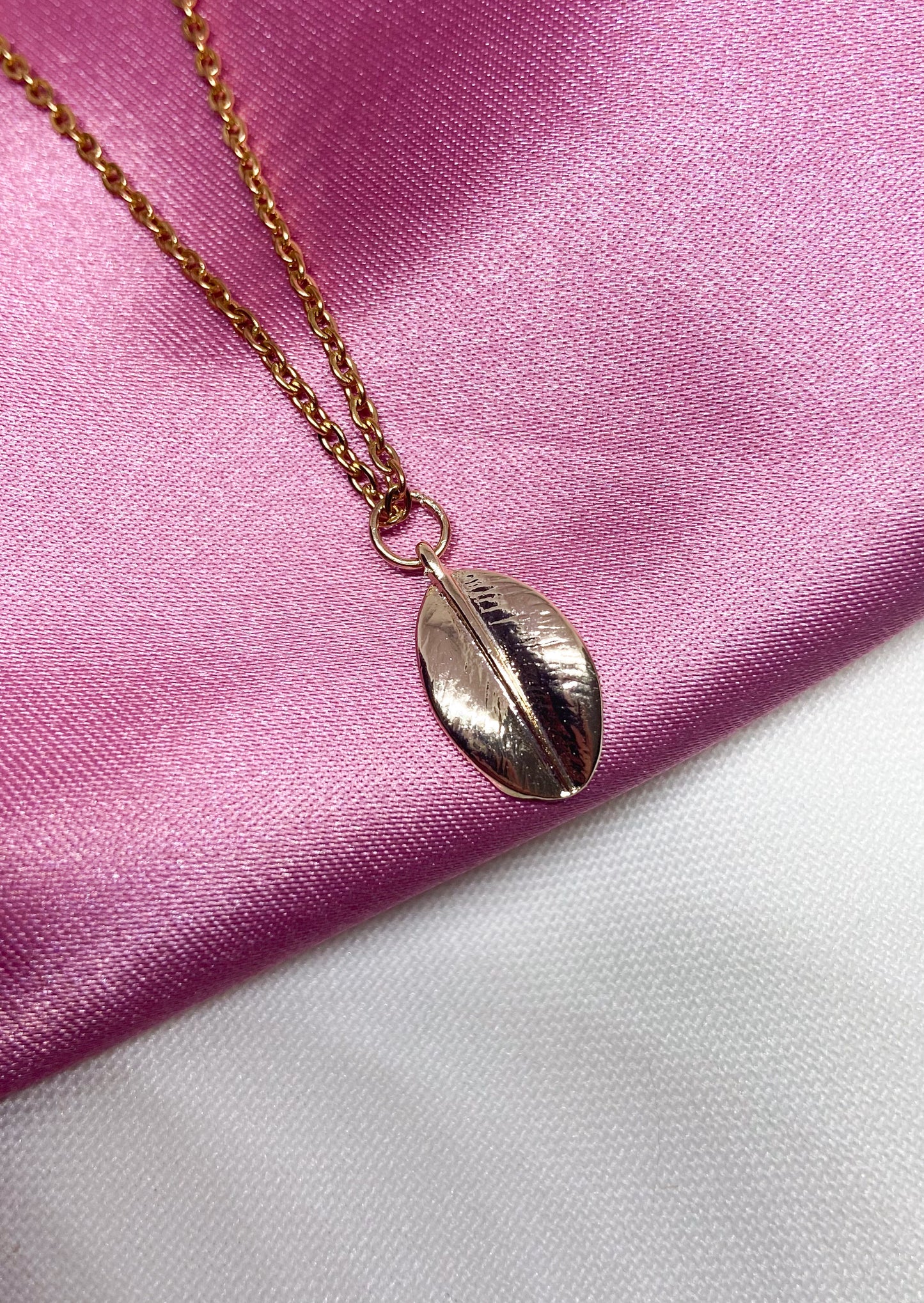 Collar hoja ovalada #E