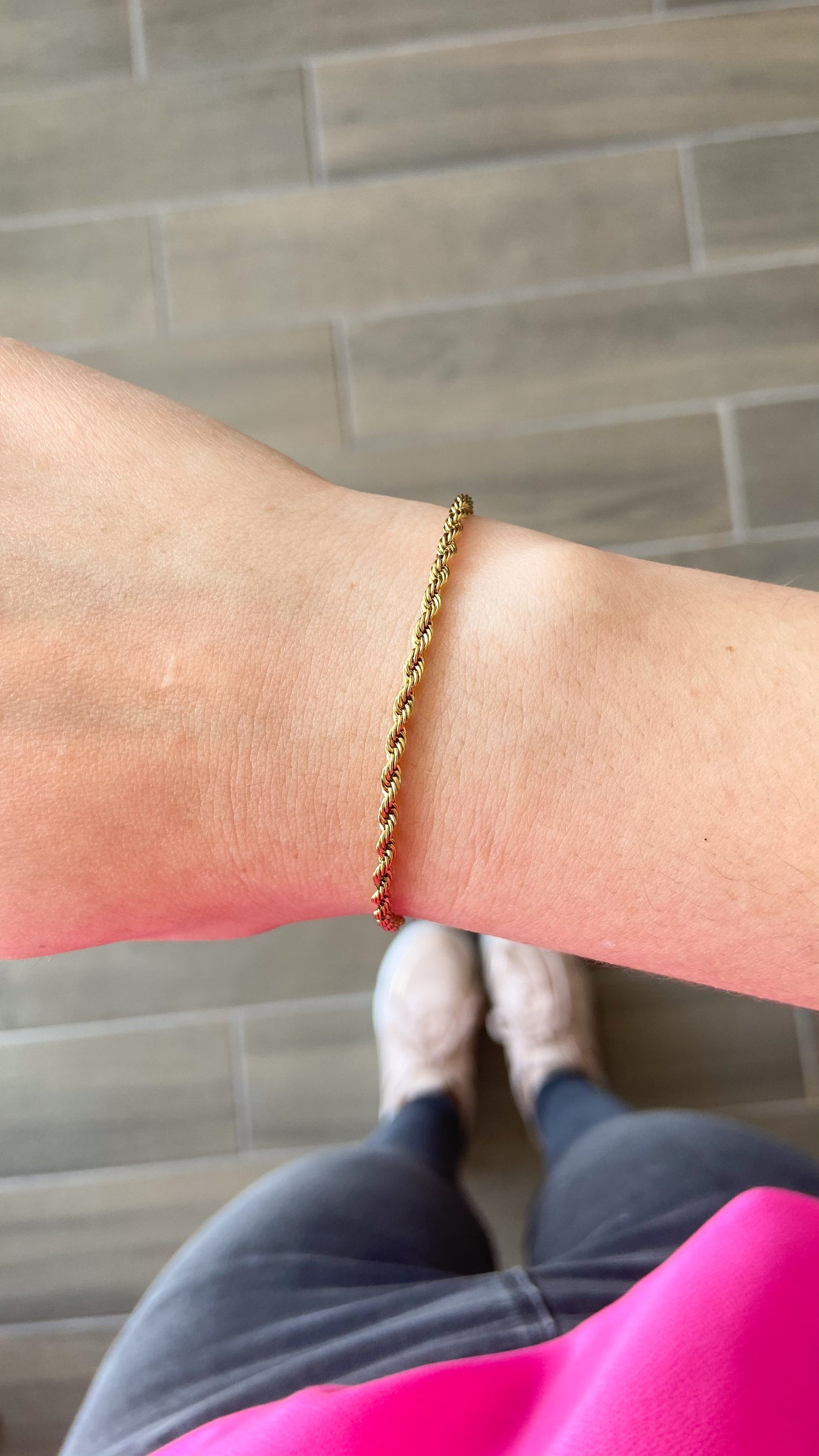 Pulsera torsal dorada #24