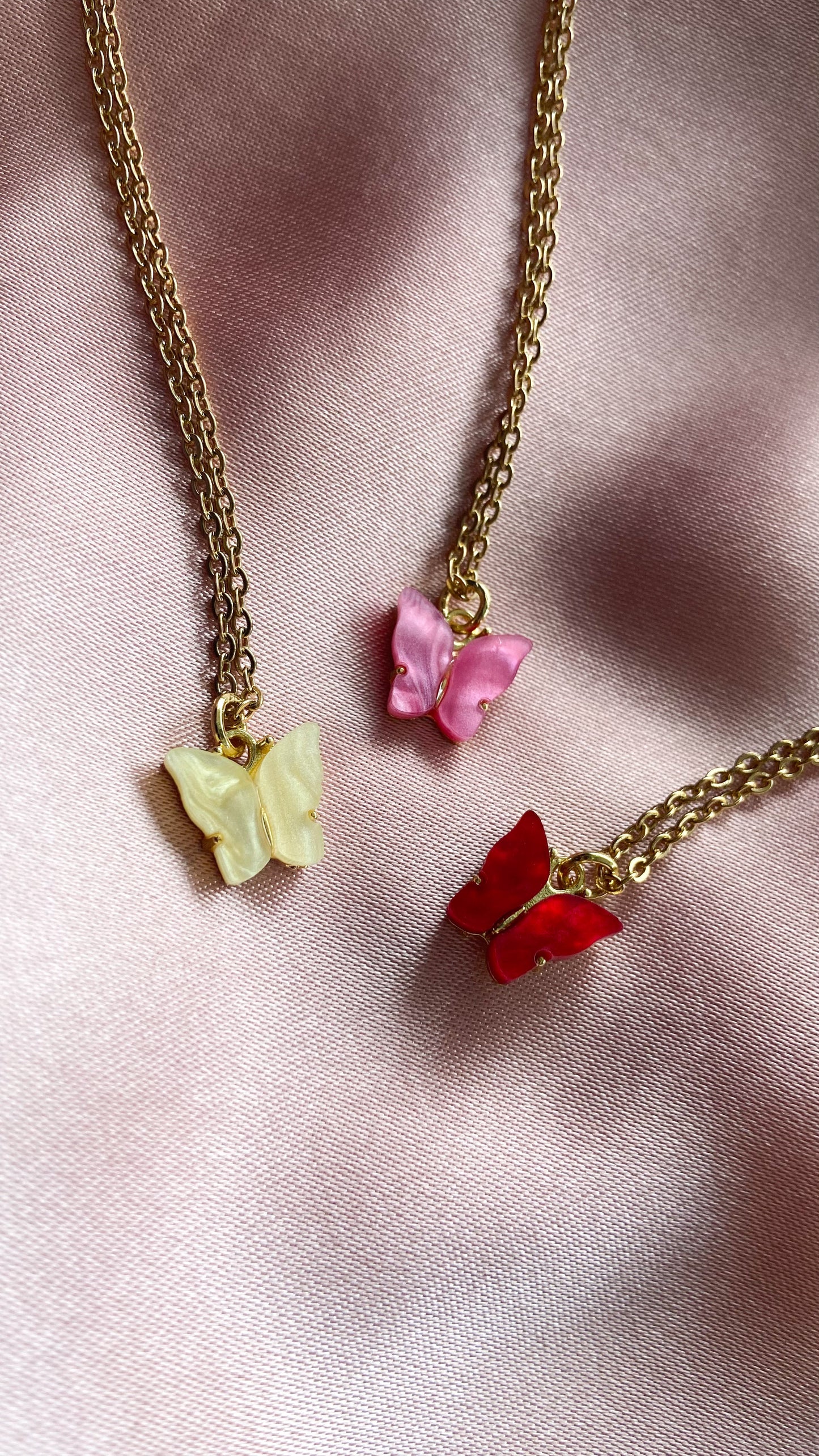 Collar mariposa plastico color